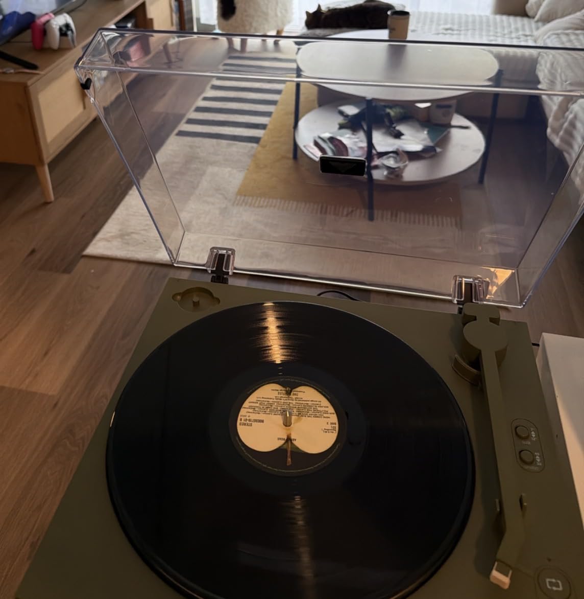 Victrola Fully Automatic Bluetooth Turntable w Audio Technica ATN3600L Cartridge, Automatic Repeat Function, 2-Speed Vinyl Record Player customer photo 1