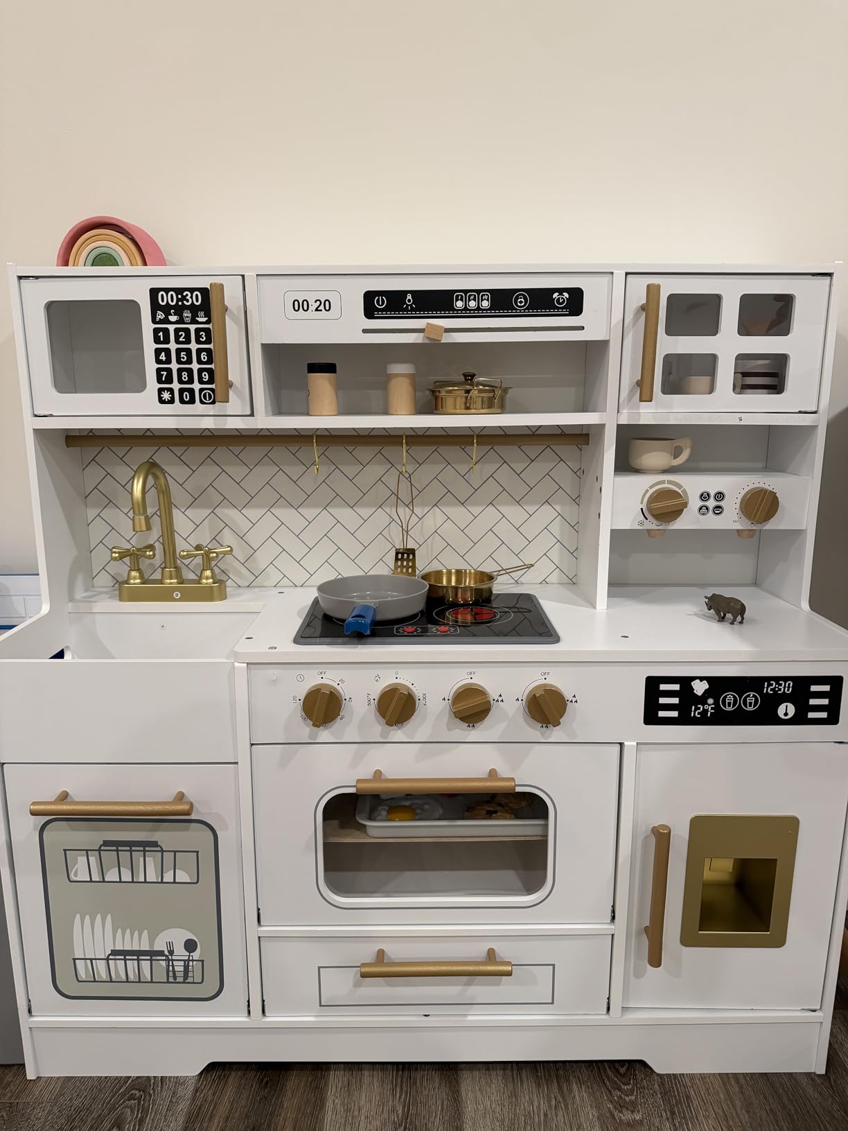 Wooden Play Kitchen for Kids- Realistic Appliances, Smart Storage & 15 Fun Accessories for Inspiring Pretend Play (Ages 3+) customer photo 1