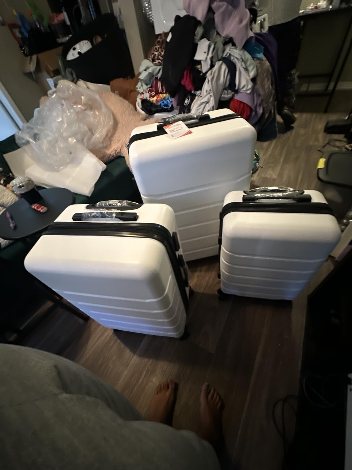 OLIXIS 20 Inch Carry-On Luggage, Hardside Suitcase with Spinner Wheels, Lightweight ABS Hard Shell Travel Luggage, TSA Approved Lock, Expandable Small Suitcase for Business & Travel - White customer photo 1