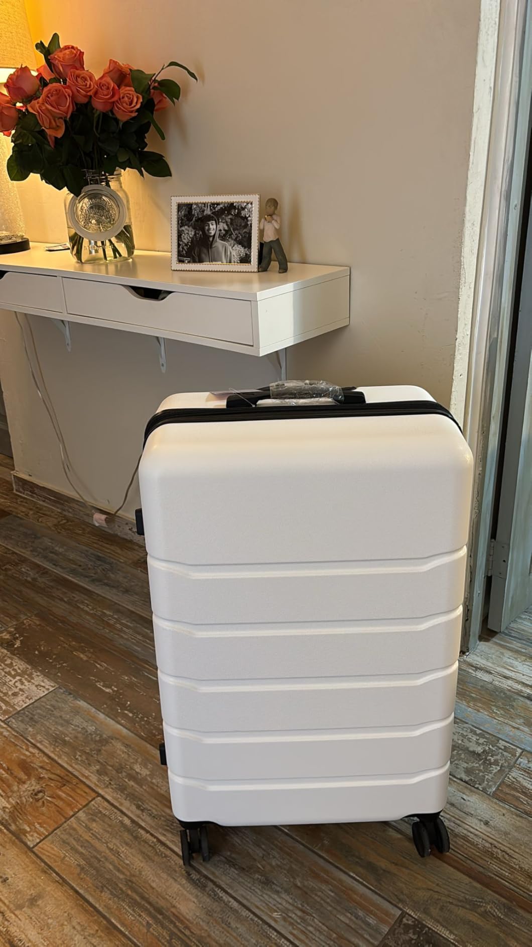 OLIXIS 20 Inch Carry-On Luggage, Hardside Suitcase with Spinner Wheels, Lightweight ABS Hard Shell Travel Luggage, TSA Approved Lock, Expandable Small Suitcase for Business & Travel - White customer photo 2