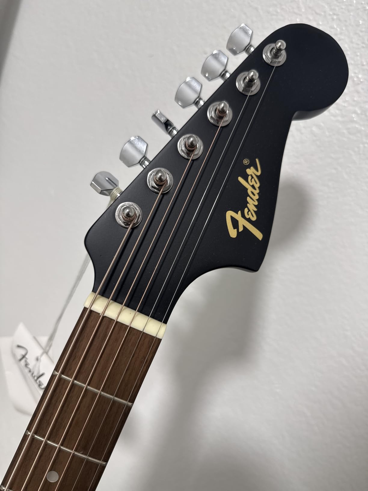Fender California Debut Redondo CE Series Acoustic Guitar, Beginner Guitar, 2-Year Warranty, Includes Built-In Tuner customer photo 2