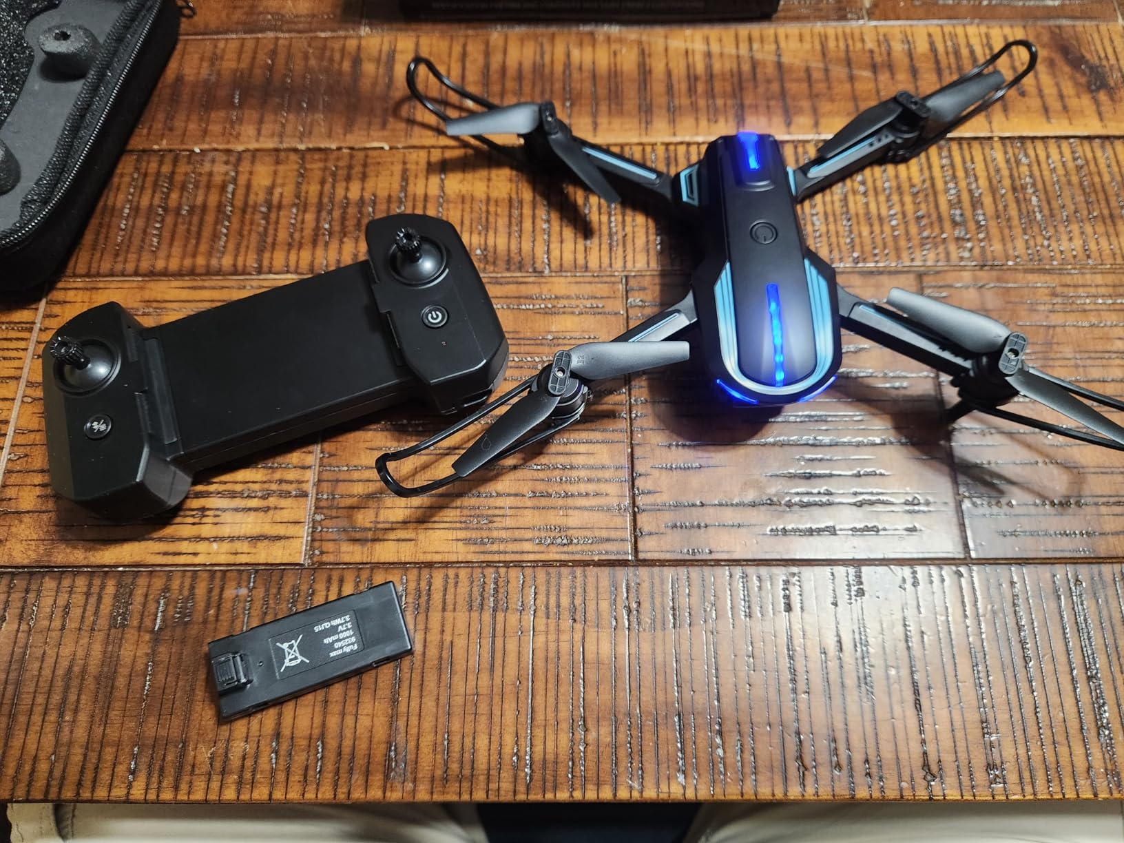 Drone with Camera 1080P HD FPV Foldable Mini Drone for Beginners Kids Adults, Drone with One Key Take Off/Landing, Gesture Selfie, Altitude Hold, 3D Flip, Easy to Fly, 2 Batteries, Toys for Boys Girls customer photo 1
