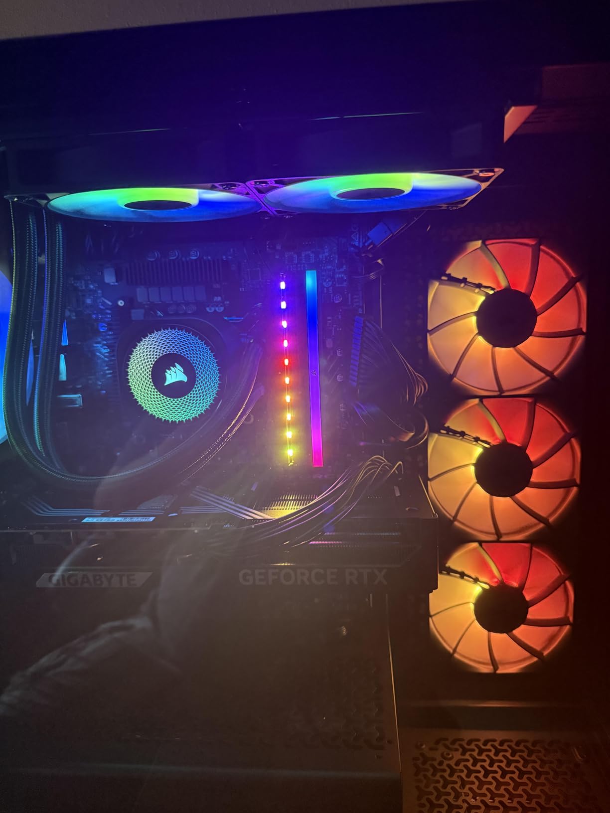 Vengeance i7500 Gaming PC, Windows 11 Home - Liquid Cooled Intel Core i7-14700KF CPU - NVIDIA GeForce RTX 5070 GPU - 32GB RGB DDR5 Memory - 1TB M.2 SSD - Black customer photo 1