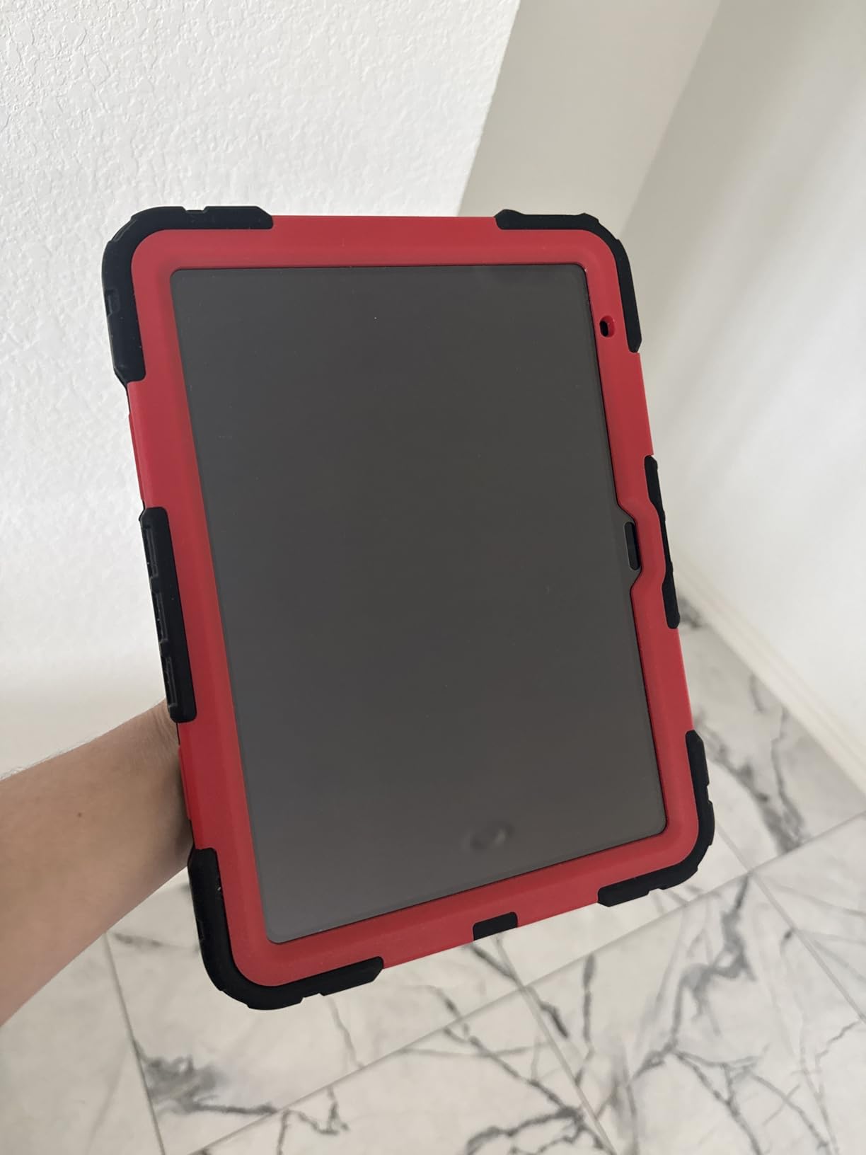 iPad 11-inch: A16 chip, 11-inch Model, Liquid Retina Display, 128GB, Wi-Fi 6 + 5G Cellular, 12MP Front/12MP Back Camera, Touch ID, All-Day Battery Life - Blue customer photo 2