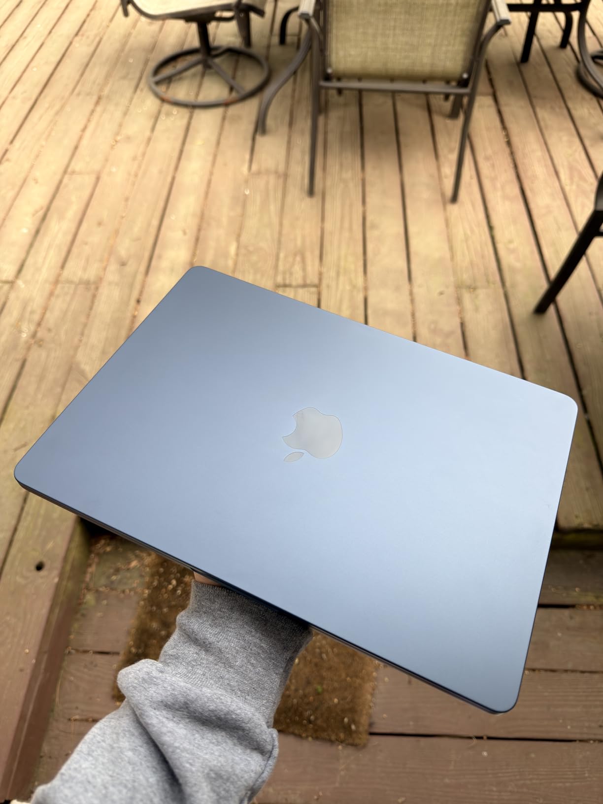 2025 MacBook Air 13-inch Laptop with M4 chip: Built for Apple Intelligence, 13.6-inch Liquid Retina Display, 16GB Unified Memory, 256GB SSD Storage, 12MP Center Stage Camera, Touch ID; Midnight customer photo 2
