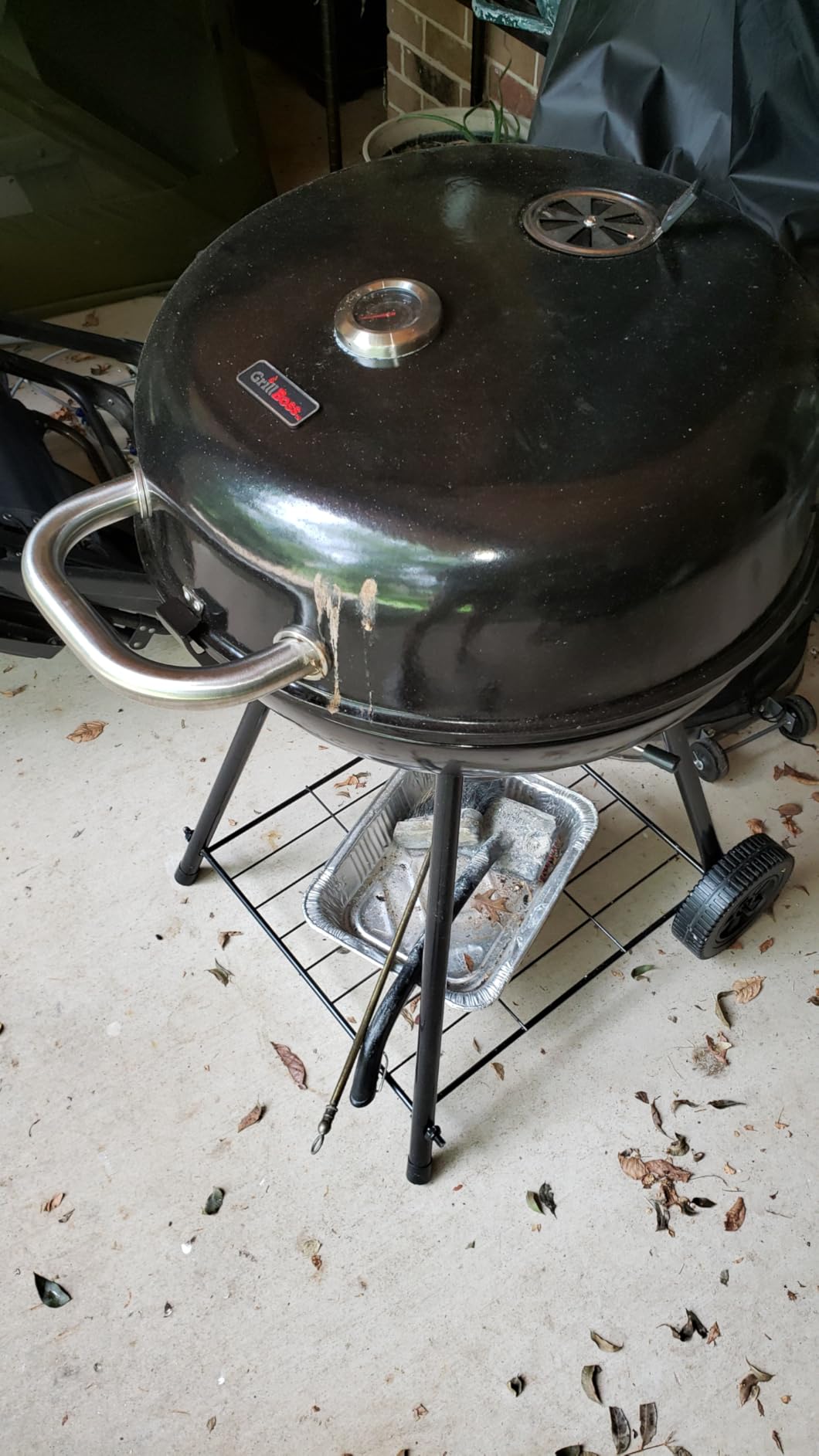 Grill Boss Charcoal Kettle Grill with Large 22-Inch Cooking Area - Includes Warming Rack, Bottom Storage Shelf, Ash Catcher & Wheels for Outdoor BBQ, Tailgating, Camping & Backyard Grilling customer photo 1