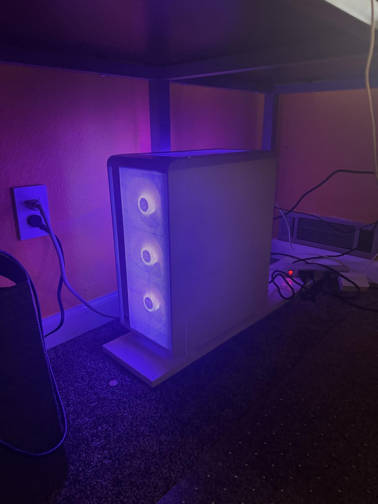 Thermaltake LCGS Quartz i1460 Gaming Desktop (Intel Core i5-14400F, ToughRam DDR4 3600Mhz 16GB RGB Memory, NVIDIA GeForce RTX 5060, 1TB NVMe M.2, WiFi, Windows 11) S2QT-B760-560-LCS customer photo 2