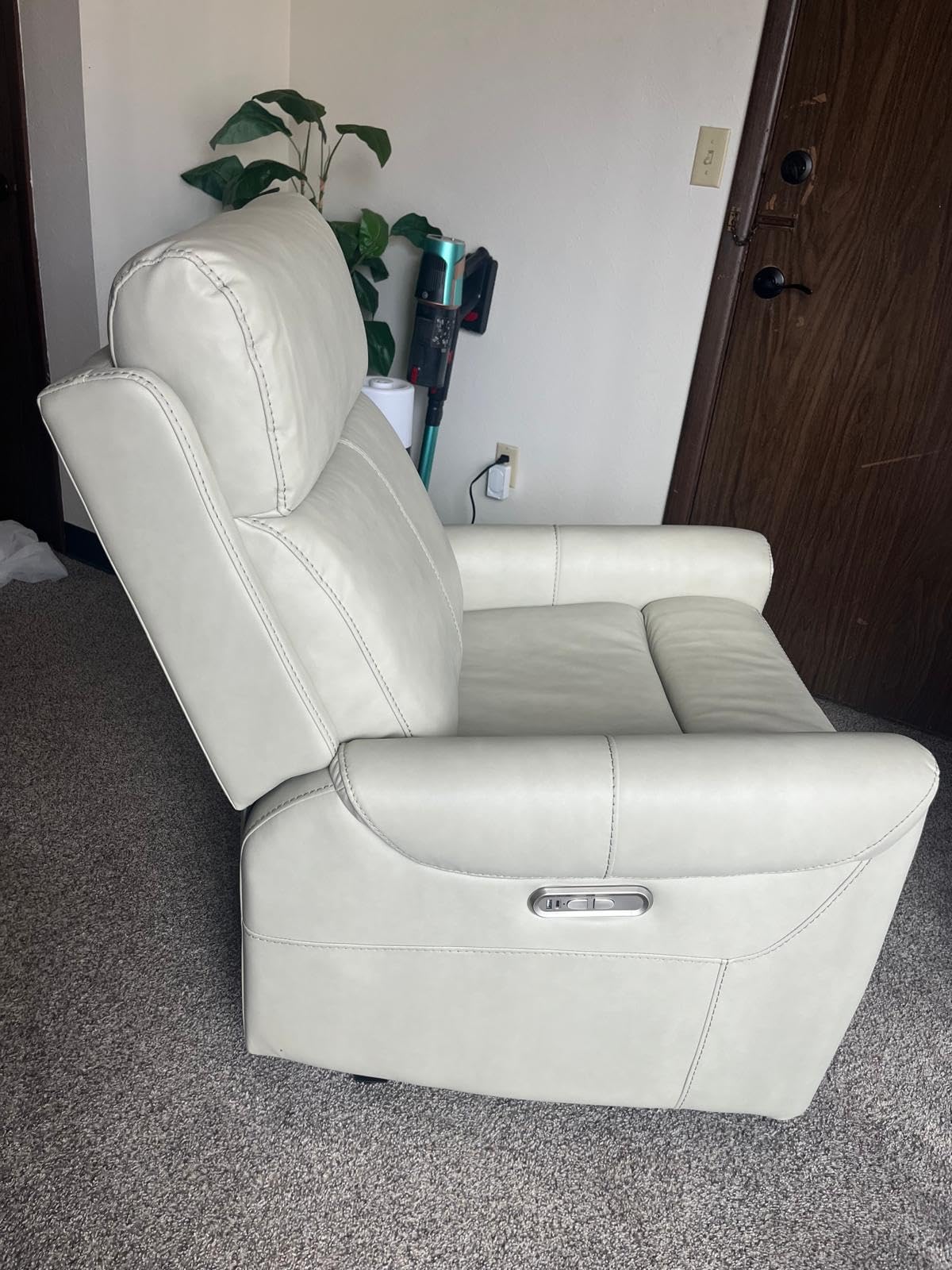 KISLOT Leather Recliner Chair for Adults Wall Hugger RV Recliner with USB Charging Ports Electric Power Reclining Sofa for Living Room Home Theater Seating Bedroom customer photo 1