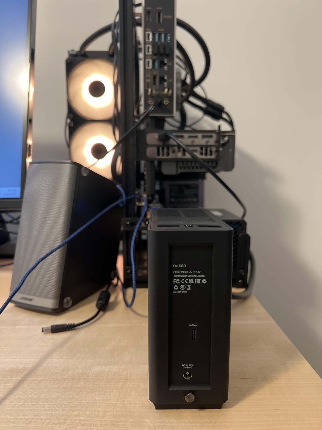 TERRAMASTER D4 SSD NVMe Enclosure - 40Gbps 4Bay, USB Storage Type-C Supports 4xM.2 NVMe 2280 SSDs, Compatible with USB 4/3.2/3.1/3.0, Thunderbolt 5/4/3 (Diskless) customer photo 1