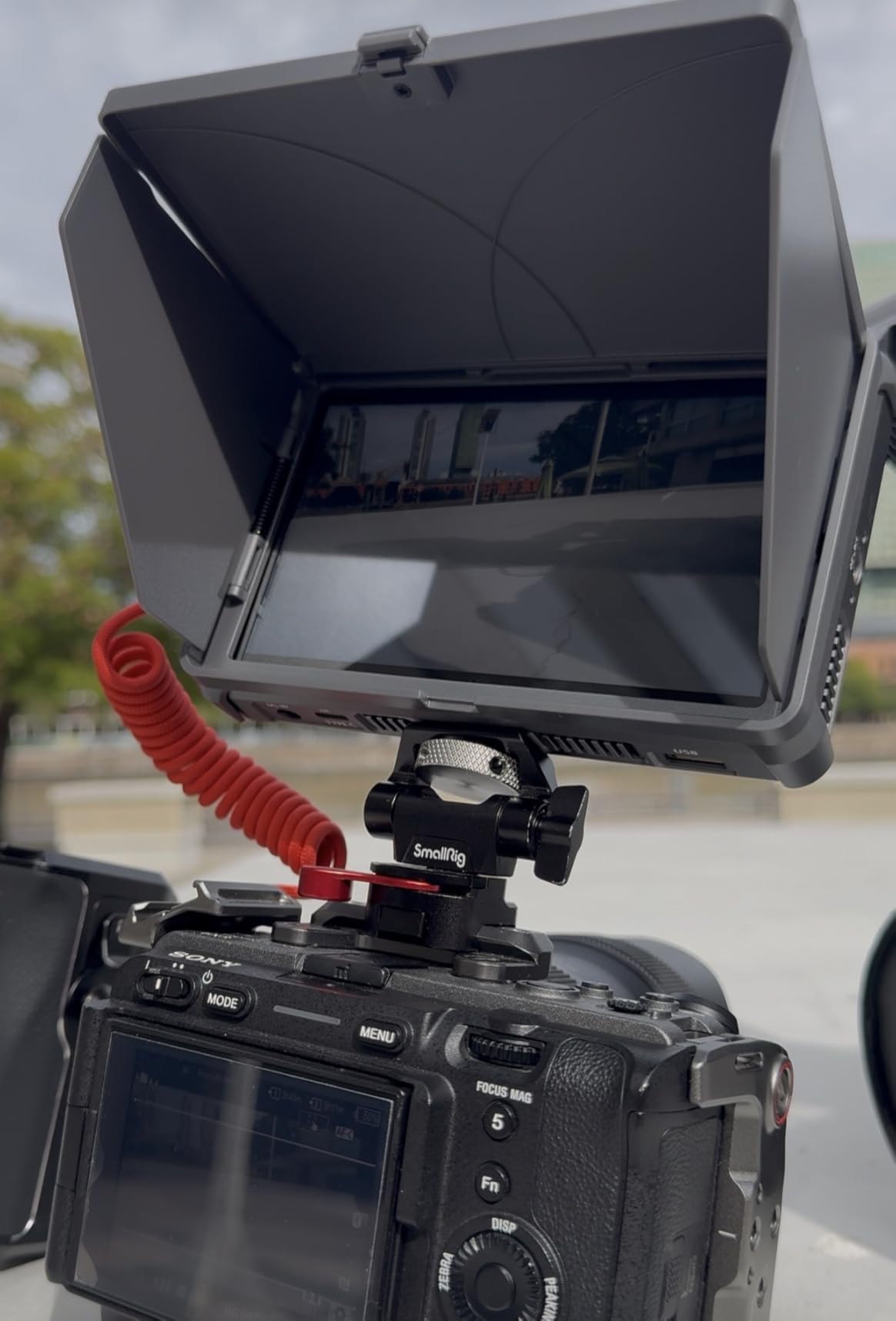 VILTROX DC-A1 Camera Monitor 7'' Touchscreen Camera Field Monitors,2800nits 4K HDMI in/Out, DSLR External Monitor Kit Sunshade Hood,Waveform&Vectorscope,Peaking Focus Assist,3DLUT,False Color Function customer photo 1
