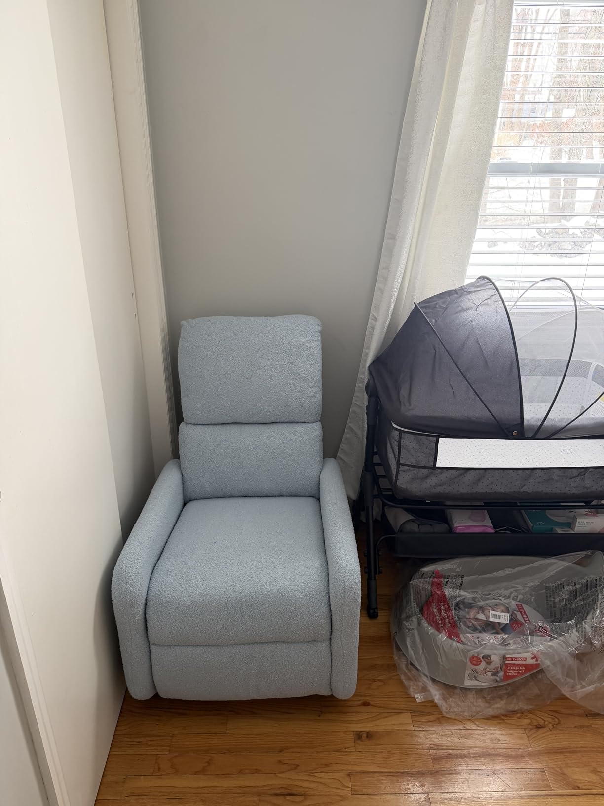 Korser 360° Rocking Chair, Nursery Rocker Chair with Side Pockets, Glider Nursing Chair with Steel Structure Base, Small Chair for Small Spaces, Sherpa Swivel Accent Chairs for Living Room customer photo 2