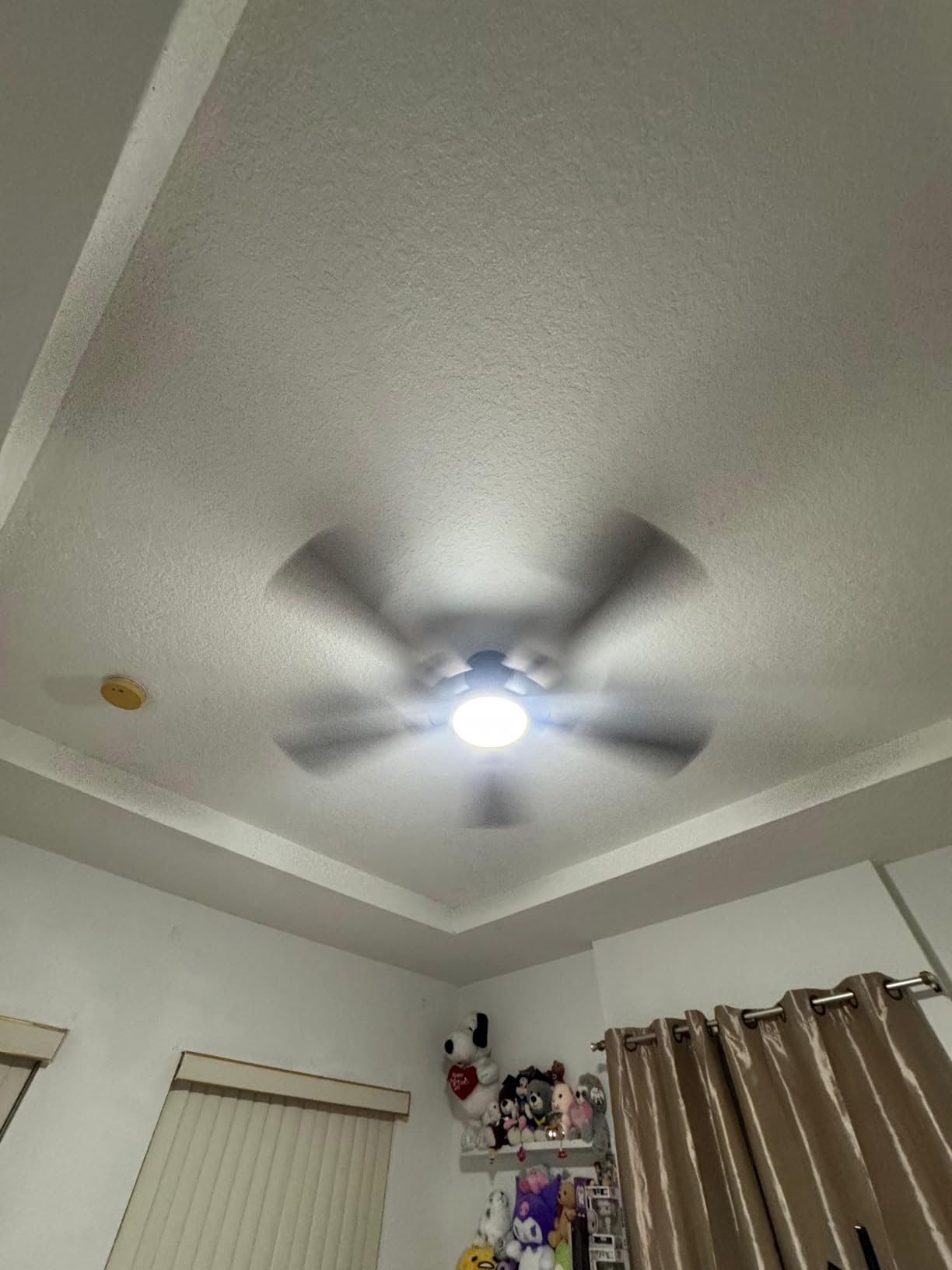 Fanbulous 52 inch Ceiling Fans with Lights, Smart Flush Mount Ceiling Fan and Remote APP, Modern Low Profile, 3CCT 20W LED with 6-Speeds Quiet Reversible Motor for Bedroom, Living Room, Kitchen, Black customer photo 1