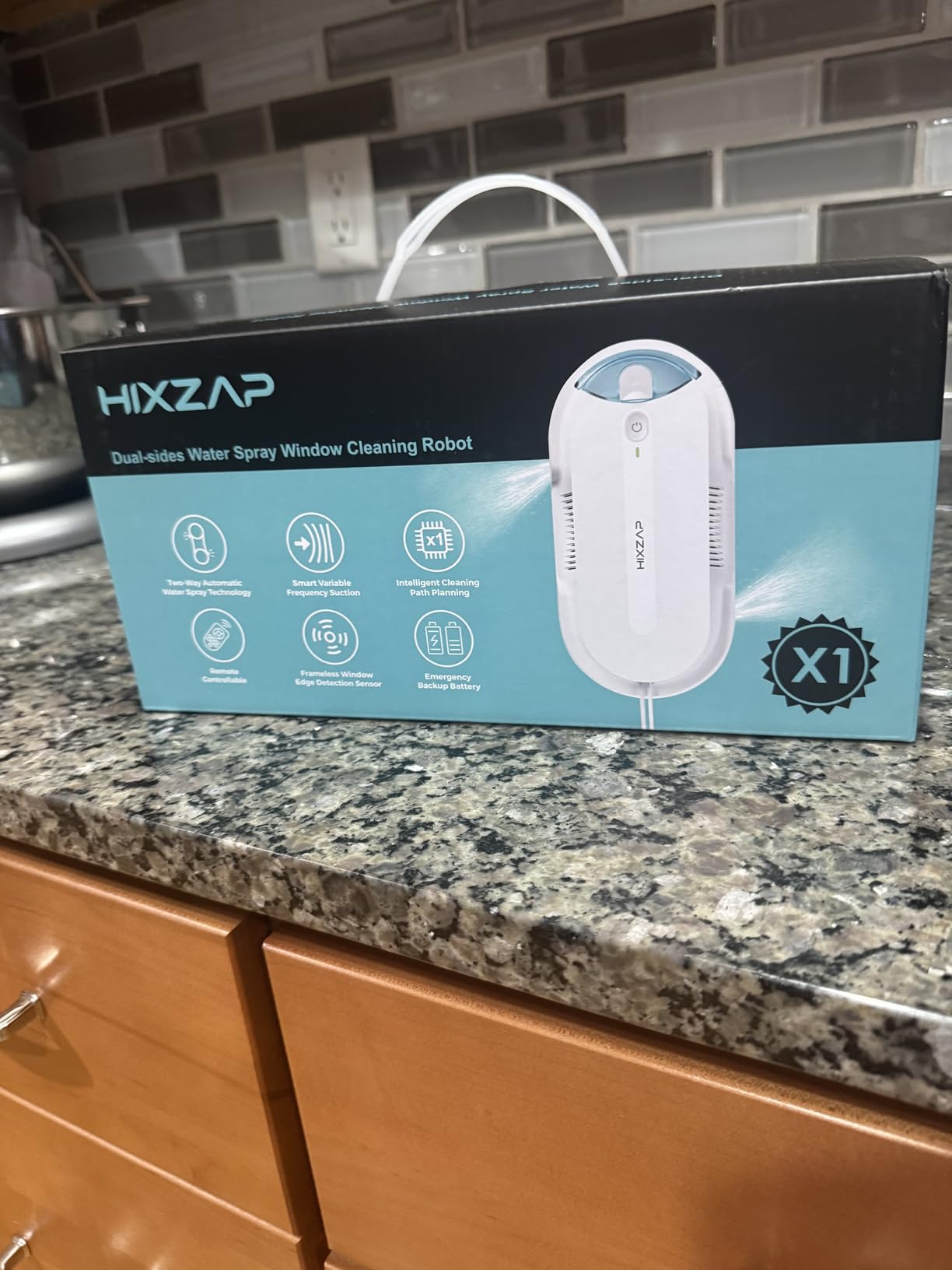Smart Window Cleaning Robot with bidirectional ultrasonic Spray & 85ml Tank - Automatic Edge Detection, 2400-3200pa Strong Suction, Anti-Drop P customer photo 1