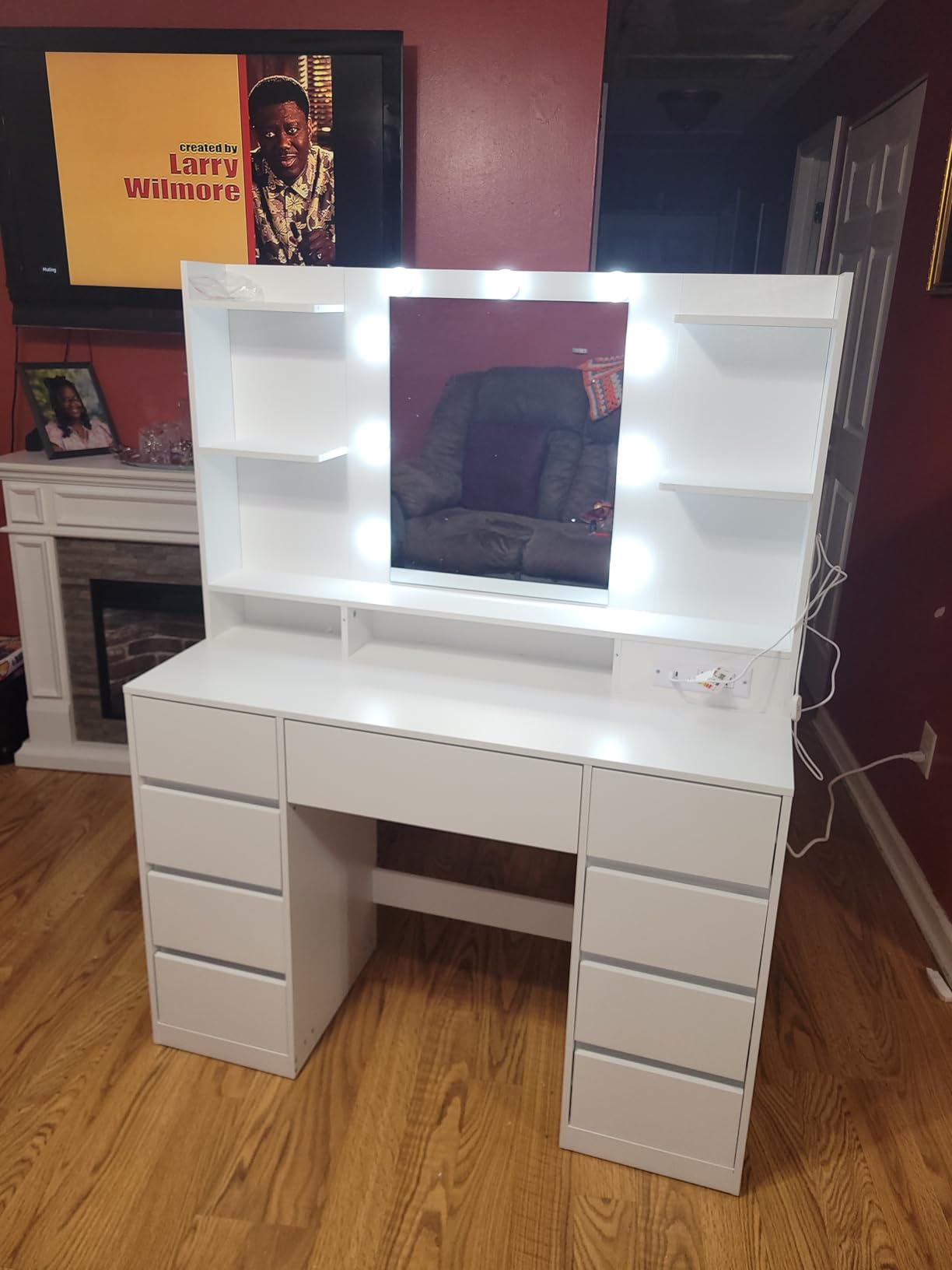 VASAGLE Kailyn Collection - Vanity Desk with Mirror and 9 LED Bulbs, Vanity Makeup Table with Power Outlets, Dressing Table with 9 Drawers, Cloud White URDT141WB01S customer photo 1
