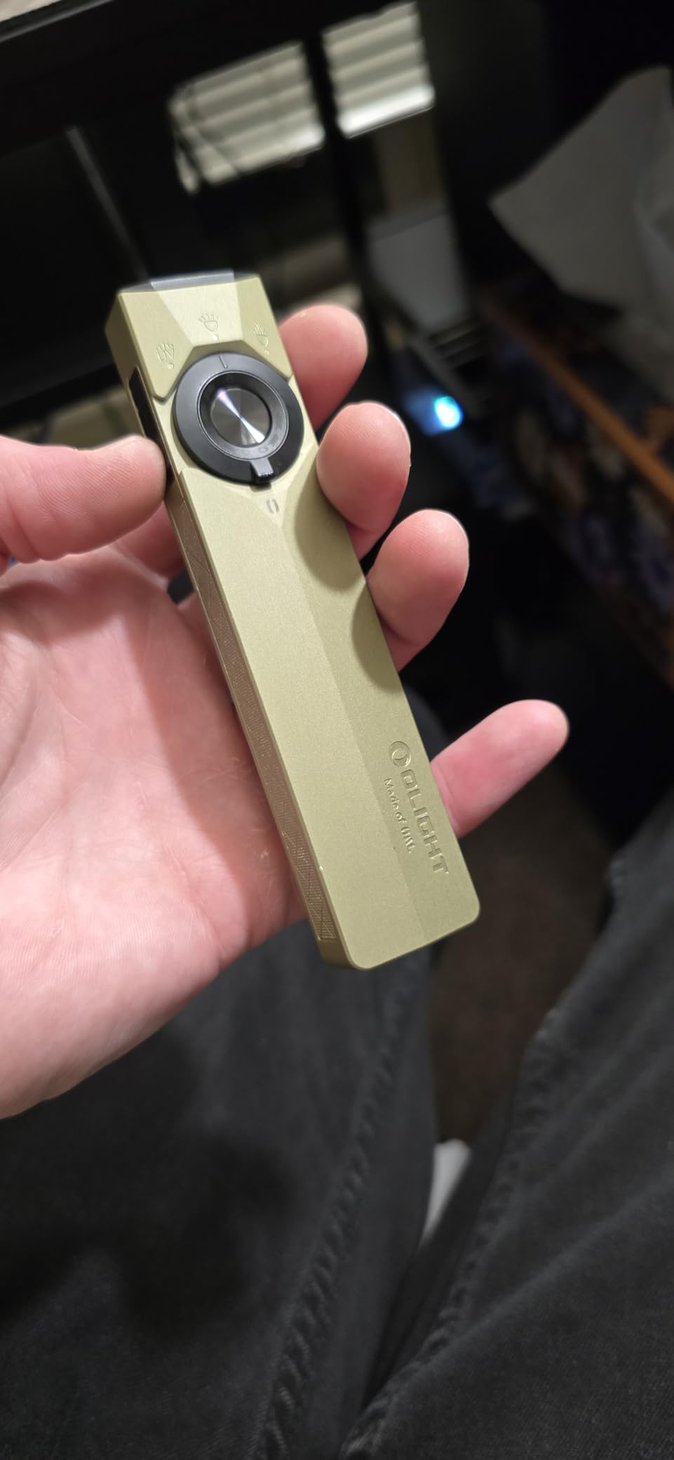 OLIGHT ArkPro Ultra EDC Flat Flashlight, Rechargeable Portable Flash Light, 1700 Lumens with White LED, UV and Green Beam for Working, Emergency, Camping, Everyday Carry (Olive Green CW) customer photo 1