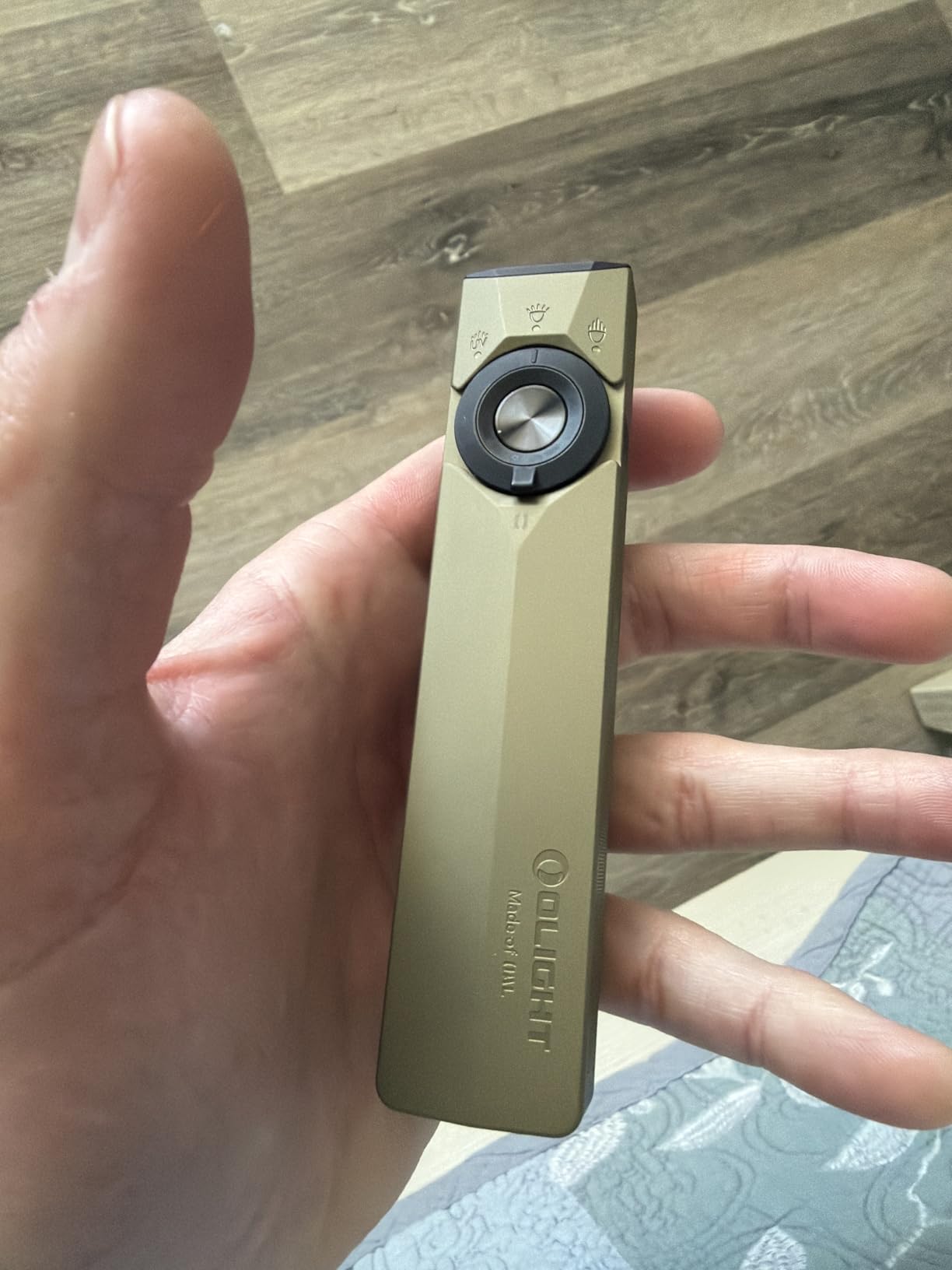 OLIGHT ArkPro Ultra EDC Flat Flashlight, Rechargeable Portable Flash Light, 1700 Lumens with White LED, UV and Green Beam for Working, Emergency, Camping, Everyday Carry (Olive Green CW) customer photo 2
