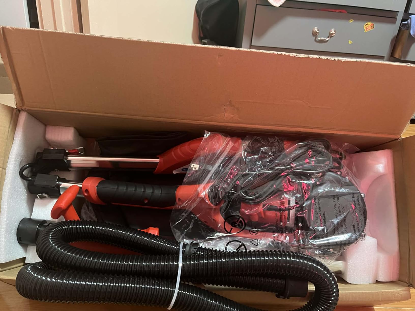 Drywall Sander, 2025 Upgraded 8-Amp Popcorn Ceiling Removal Tool with 7 Variable Speed 800-1800RPM, Drywall Sander with Vacuum Dust Collector with Extendable Handle, LED Light, 12pcs Sanding Discs,Red customer photo 1
