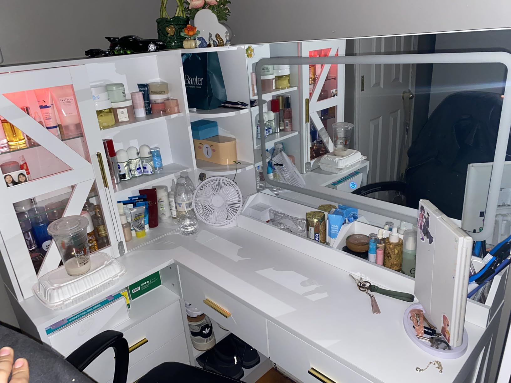 L-Shaped Corner Vanity Desk with LED Lighted Mirror & Charging Station, White Makeup Vanity with 6 Drawers & Sliding RGB Cabinet, Large Farmhouse Dressing Table with Open Storage Shelves for Women customer photo 2