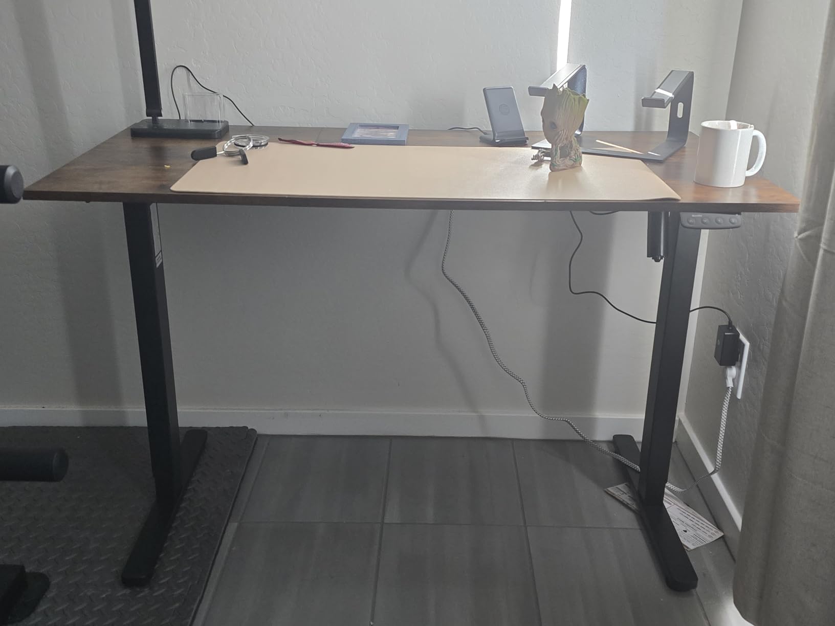 Acrolix Electric Height Adjustable Standing Desk, 48x 24 Inch Sit Stand Up Desk with Cable Management, 2 Memory Presets, Splice Board Ergonomic Desk for Home Office Rustic Brown Desktop customer photo 1