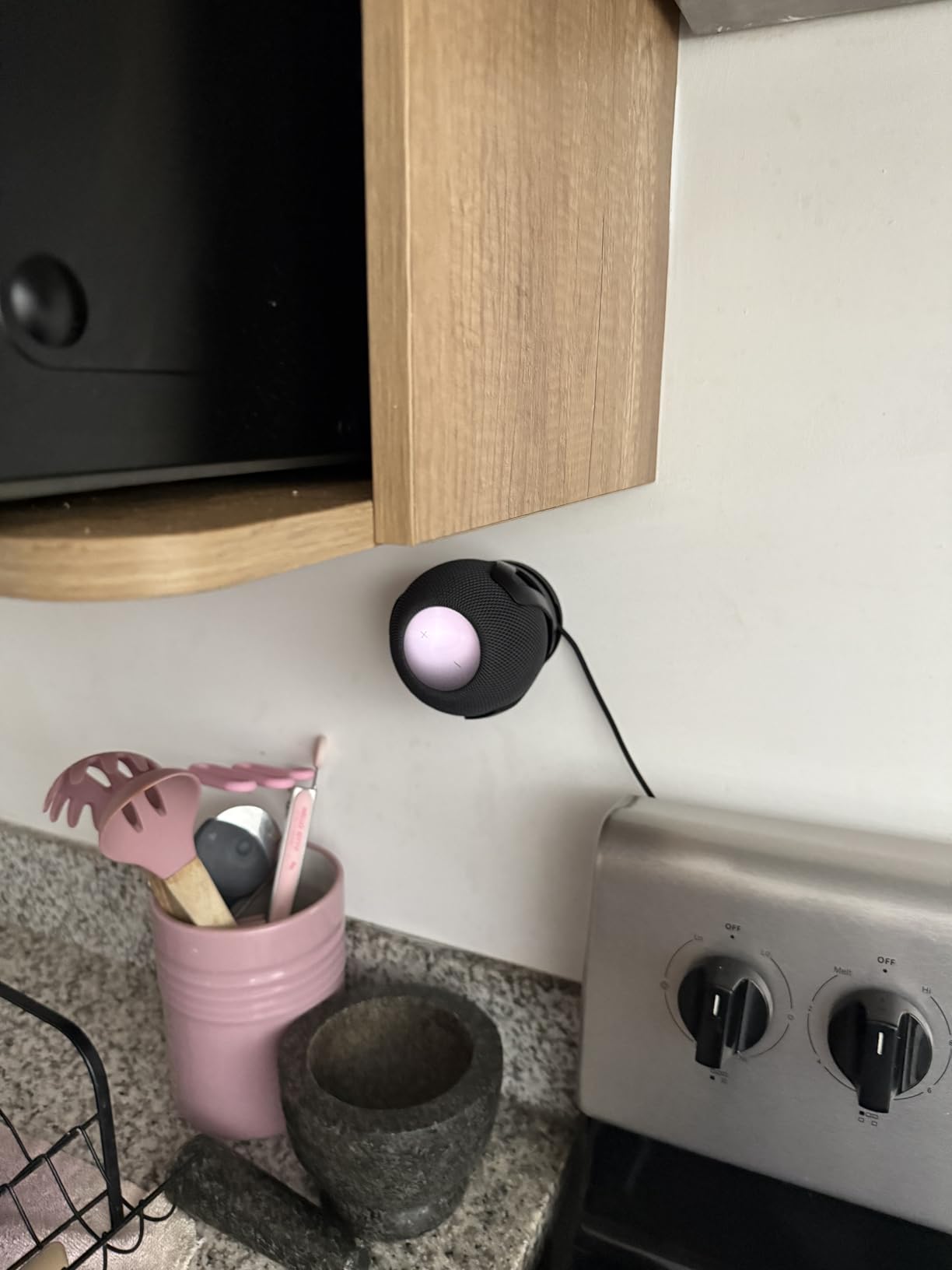 Apple HomePod mini - Smart speaker with Siri, 360-degree audio, Black customer photo 1