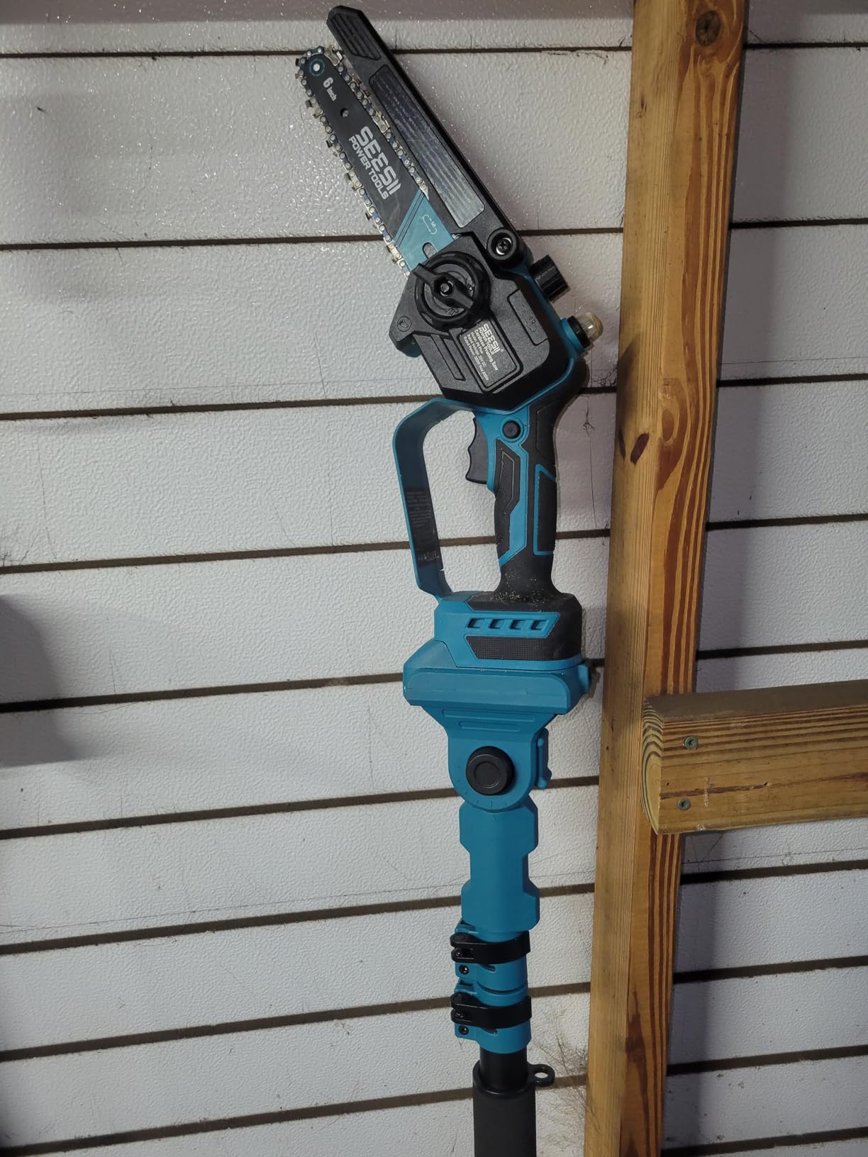 SEESII 2-in-1 Cordless Pole Saws for Tree Trimming, 6 Inch Mini Electric Chainsaw with 2 x 4000mAh Batteries, Battery Powered Chain Saw with Extension Pole, Tree Trimmer Limb Branch Cutter Pruner customer photo 1