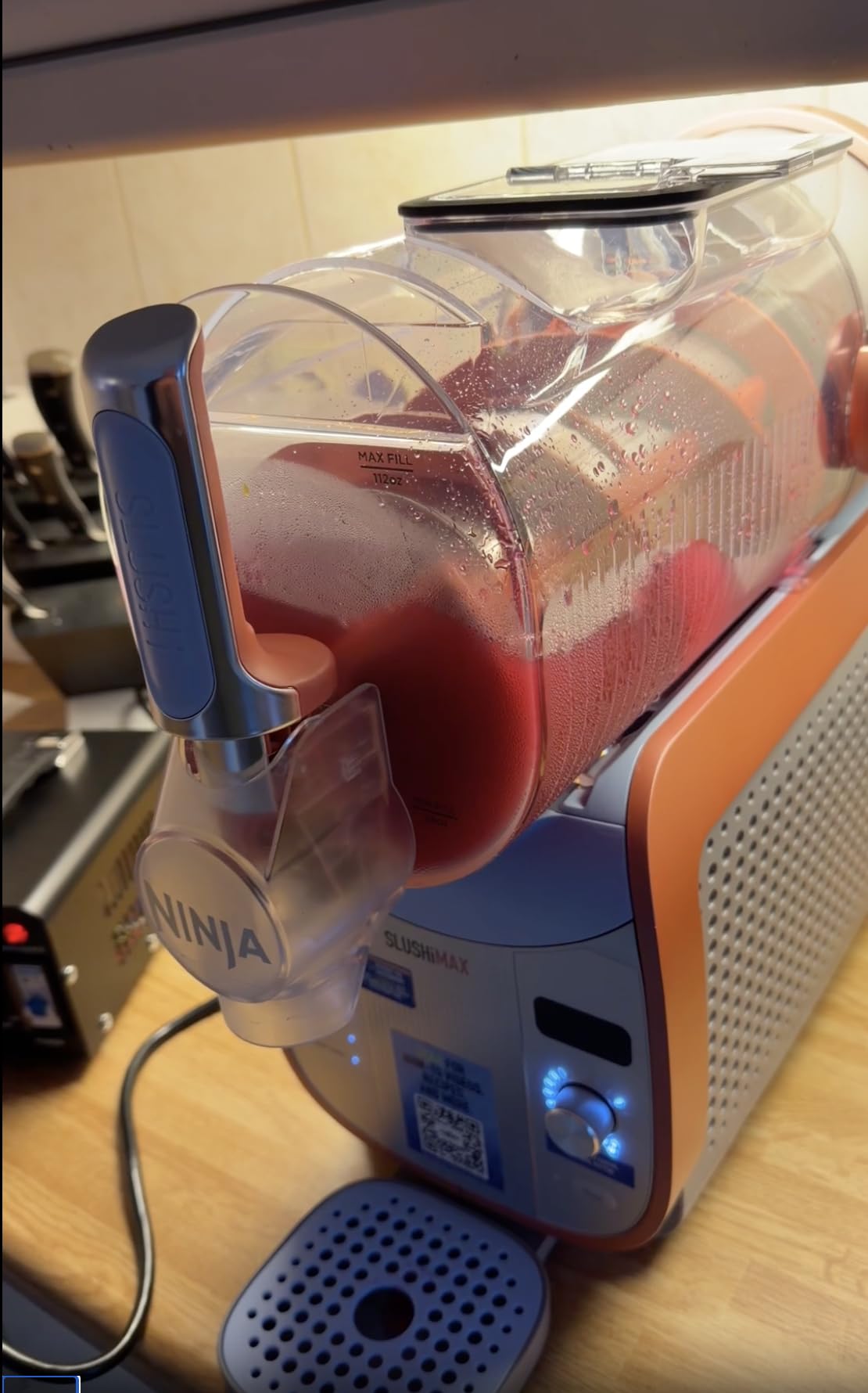 Ninja SLUSHi Max XXL Smart Frozen Drink Maker | Top Performance & Smart Technology, Party-Size 150oz Capacity, No Ice Needed, 6 Programs, Ideal Temp & Texture up to 12 hours | Peach FS605 customer photo 2