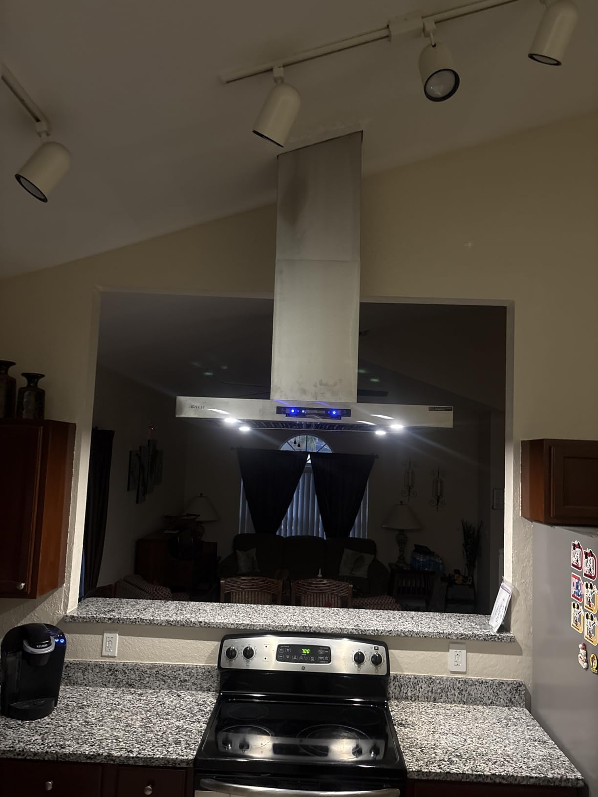 IKTCH Island Range Hood 900 CFM, 30 Inch Stainless Steel Ducted Island Mount Range Hood, Gesture Sensing & Touch Control, 4-Speed Fan customer photo 1