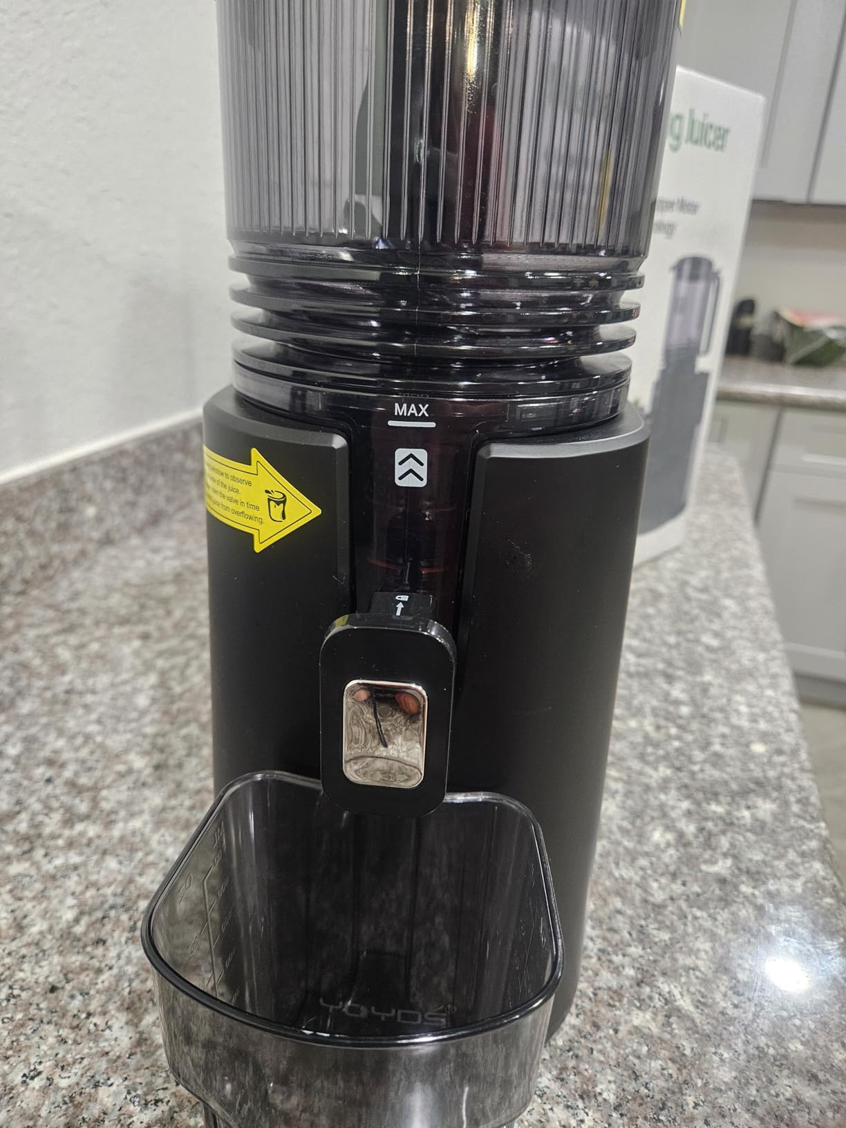 Cold Press Juicer, 5.5inch Wide Feed Chute Juicer Machine, Slow Masticating Juicer for Whole Vegetables & Fruits, Black customer photo 2