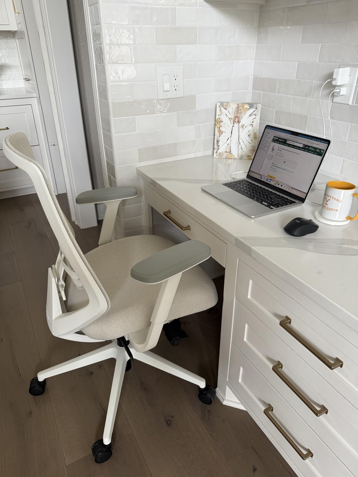 Branch Ergonomic Chair Pro - Mesh Office Chair with 14 Points of Adjustment, 5D Armrests, Forward Tilt customer photo 2