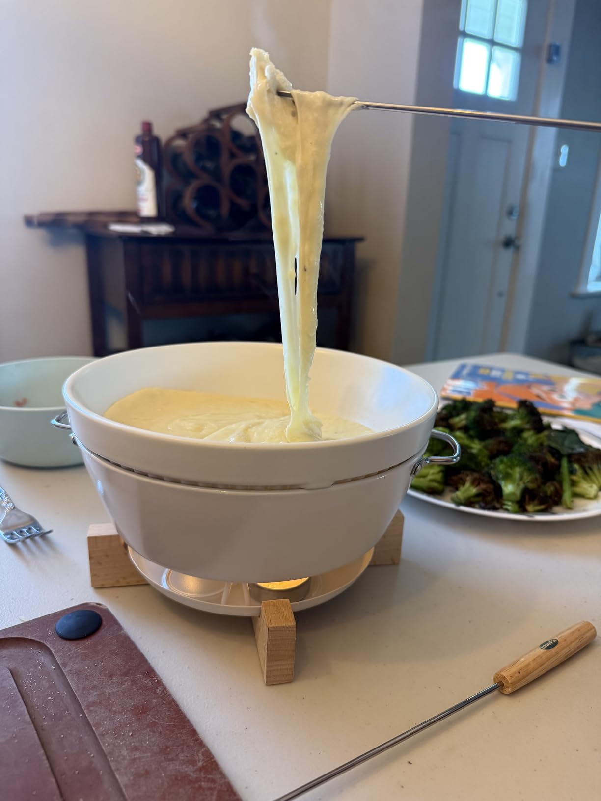 Chef'n SweetSpot Fondue Set, Adjustable Tea Light Candle-Powered Fondue Pot with Ceramic Bowl, Perfect for Chocolate and Cheese, Easy to Use, Dishwasher Safe, Ideal for Entertaining, 9.6 x 9.6 x 5 Inch customer photo 1