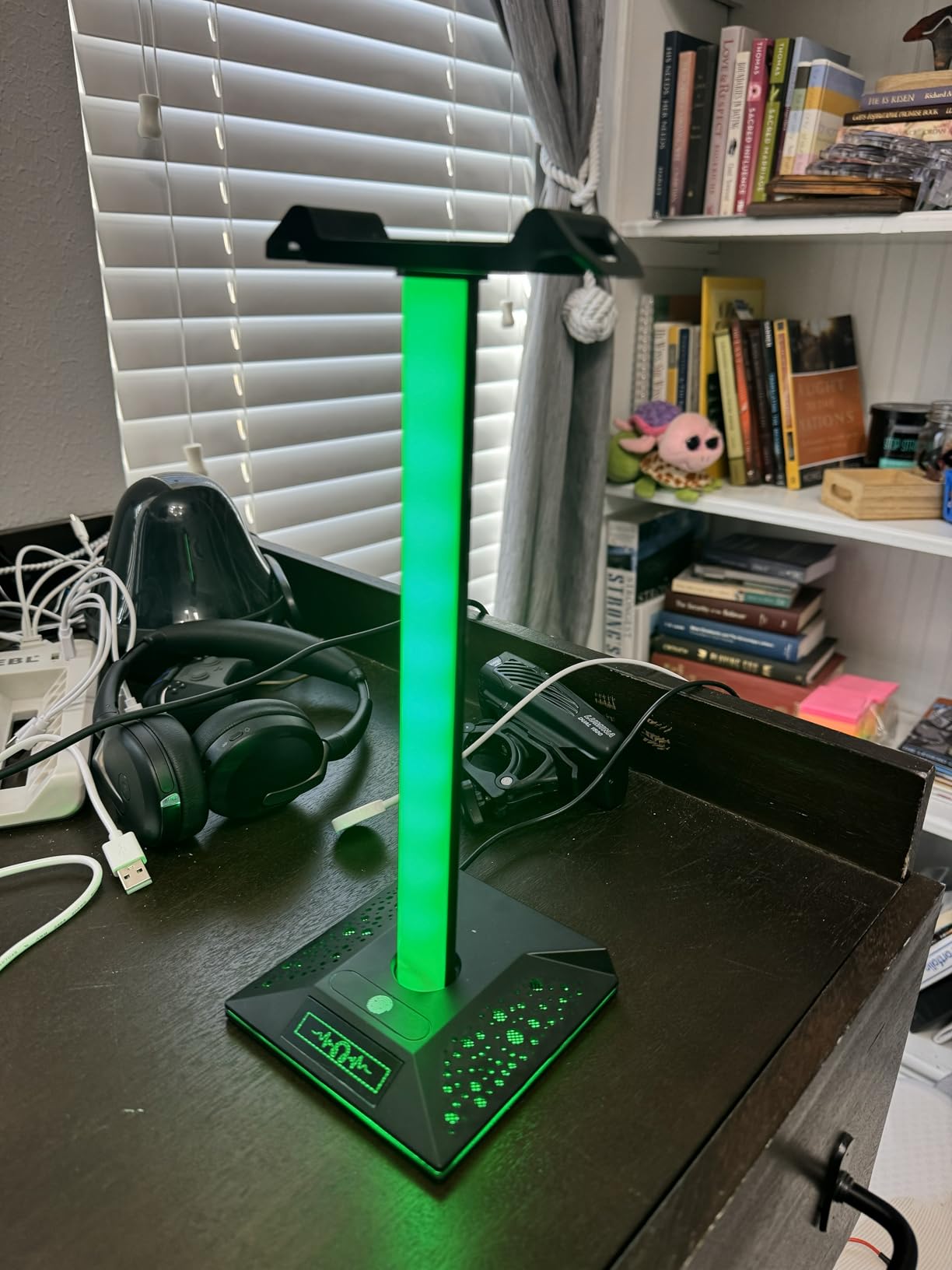 RGB Gaming Headset Stand, LED Headset Holder with 3 Charging Ports (2 USB & 1 Type-C) & 10 Lighting Modes, Headphone Stand Cool Stuff for Boys, Desk PC Gaming Accessories Gifts for Gamers Men Adult customer photo 1