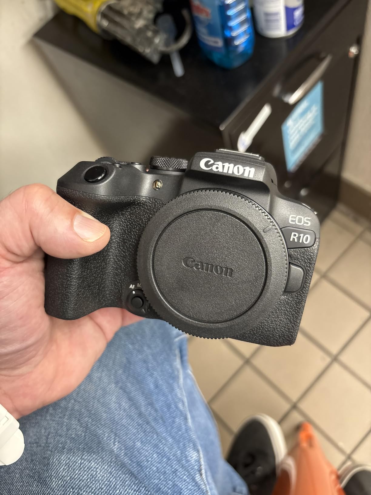 Canon EOS R10 Mirrorless Camera Kit with RF-S 18-45mm Lens | 24.2MP APS-C, 4K Video, Dual Pixel AF, 15fps Burst, Perfect for Beginner Photographers & Vloggers (5331C009) + 64GB Card + Shoulder Bag customer photo 2