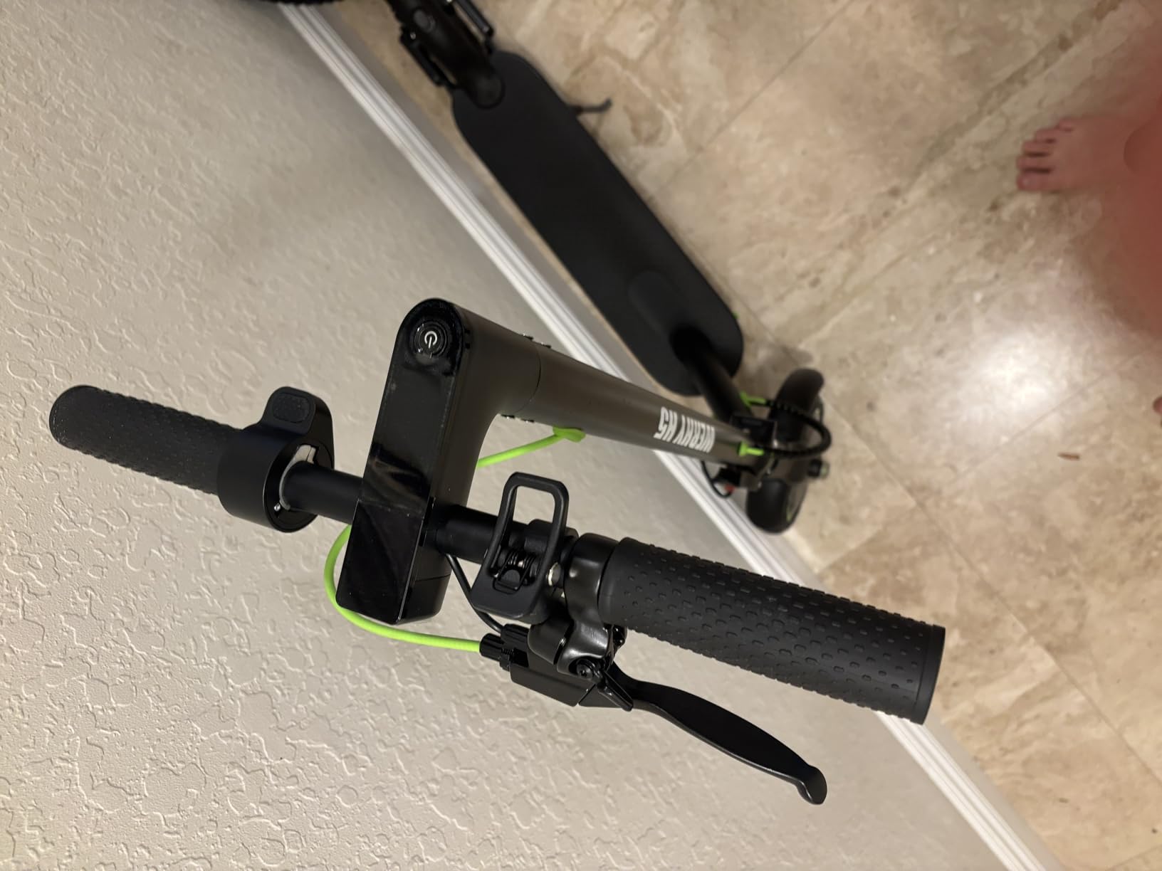 Electric Scooter, 350W/500W Powerful Motor, 19/22 MPH Max Speed, 15/23 Miles Range, Lightweight Foldable Kick Scooter with Dual Braking Systems, Smart APP customer photo 2