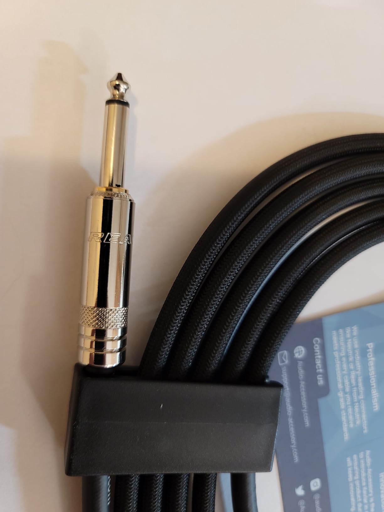 Silent Guitar Cable 10 ft, Neutrik REAN silentPLUG, Hot-Swapping Guitars Without Pop, Kevlar-Reinforced Auto Mute 20 AWG 99.99% OFC customer photo 1