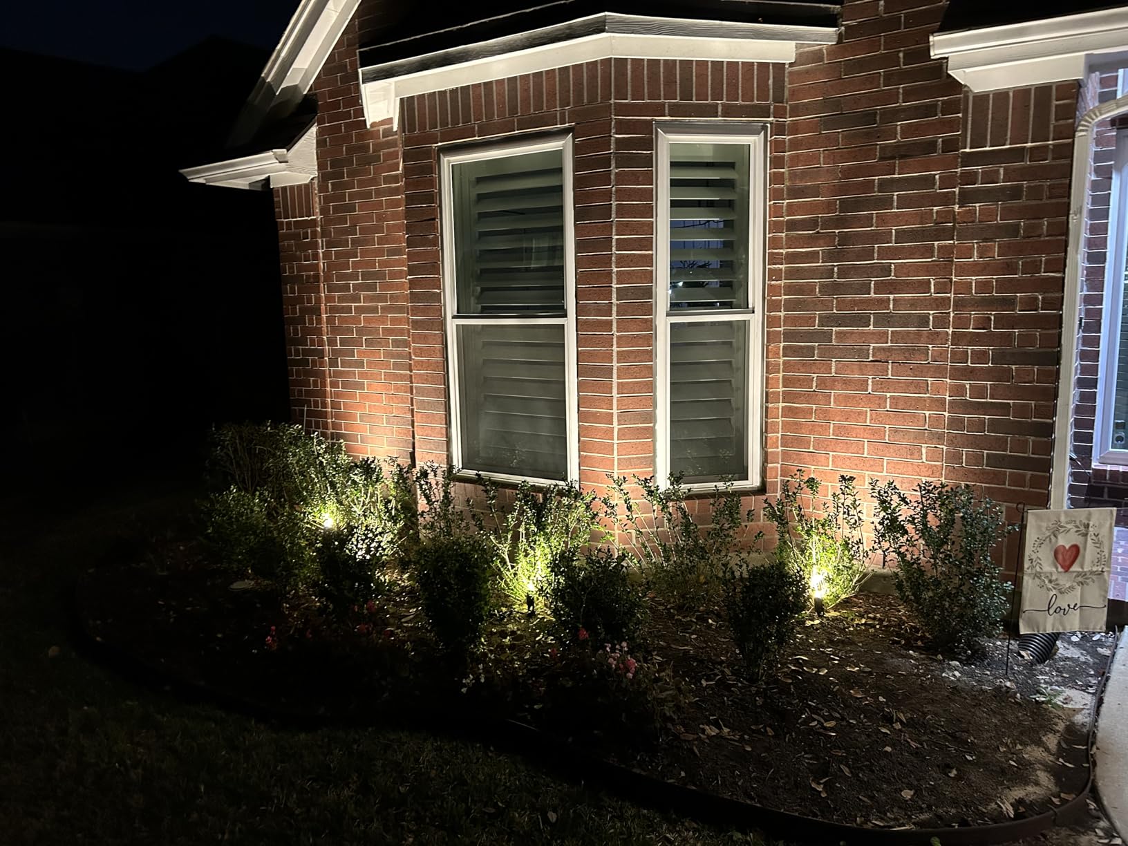 COLOER All-in-One Low Voltage Landscape Lighting Kit, 8 Pack 5W Die-cast Aluminum Landscape Lights with Transformer and Connectors, IP65 Waterproof Outdoor Spot Lights for Pathway Yard Garden customer photo 2