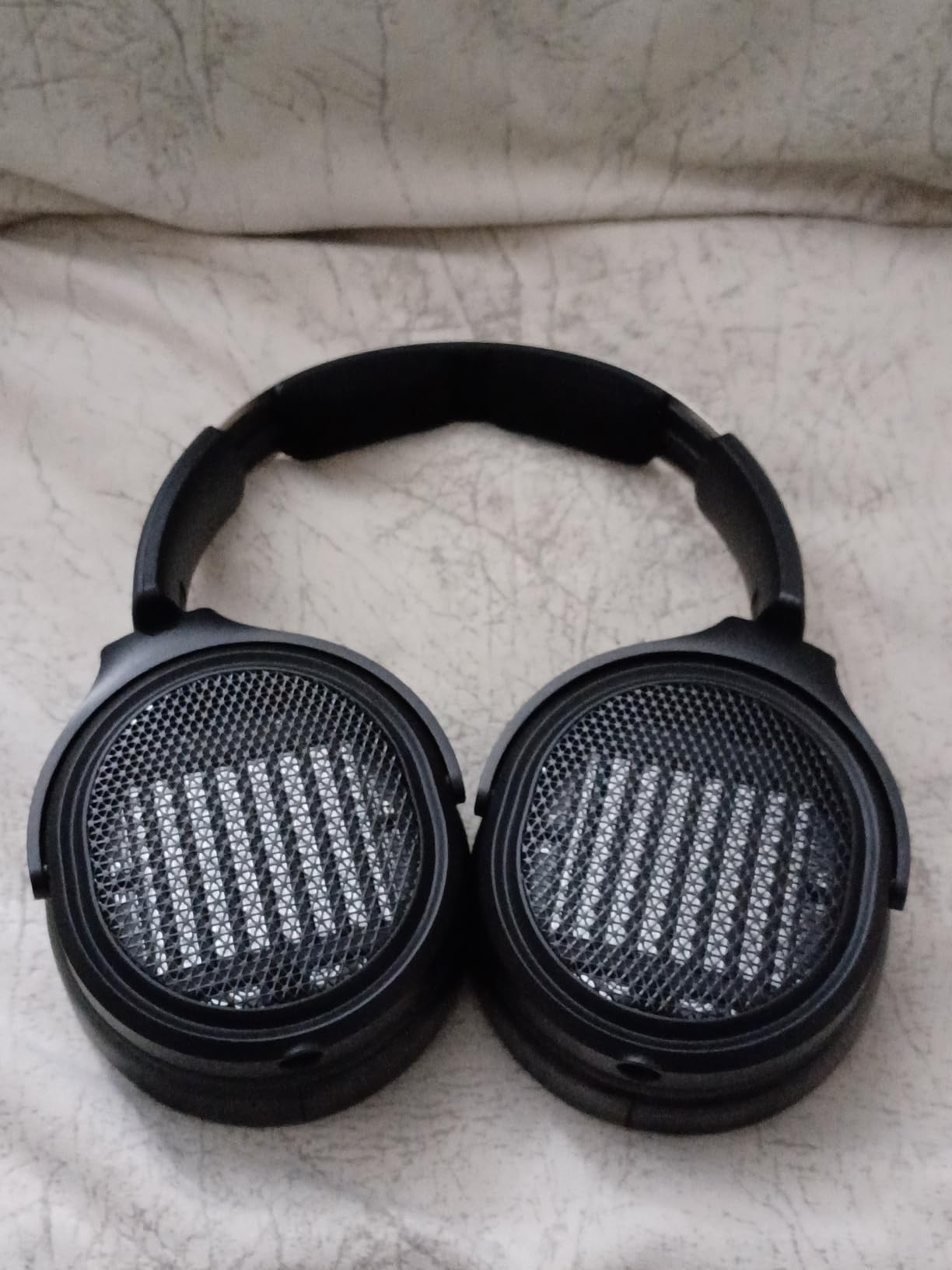 FiiO JT7 Over-Ear Planar Magnetic Headphones, 95x86mm Planar Driver, 3µm Ultra-Thin Diaphragm, Foldable Lightweight Design, Detachable 4.4mm/3.5mm Cable for Audiophiles (Black) customer photo 1