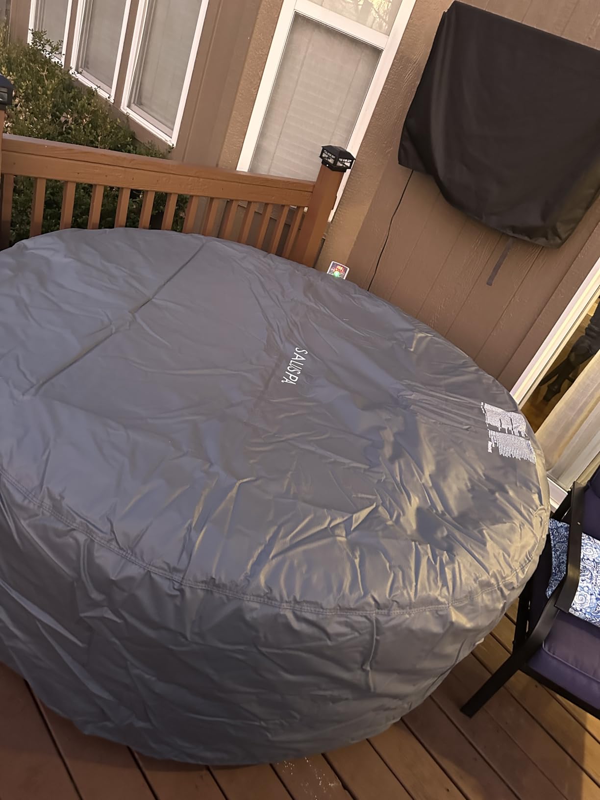 Coleman Miami 2 to 4 Person Inflatable Hot Tub, Round Energy-Efficient Portable Outdoor Spa with 120 AirJets, 71