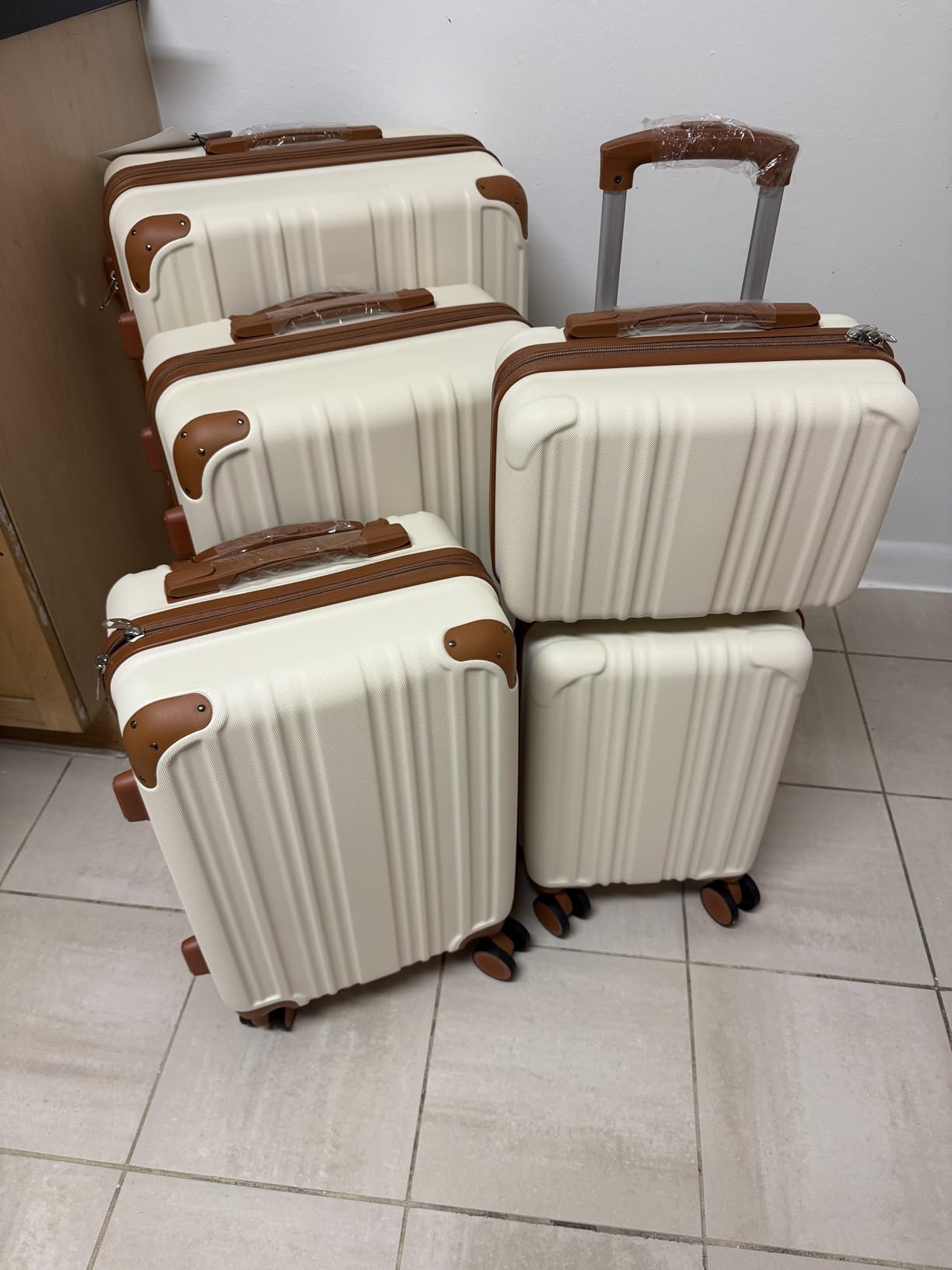 Coolife Luggage, Suitcase with Durable and Lightweight, Large Checked Luggage with ABS Hardshell Expandable, Dual Spinner Wheels, TSA Lock, and YKK Zipper (apricot white, L(28in)) customer photo 1