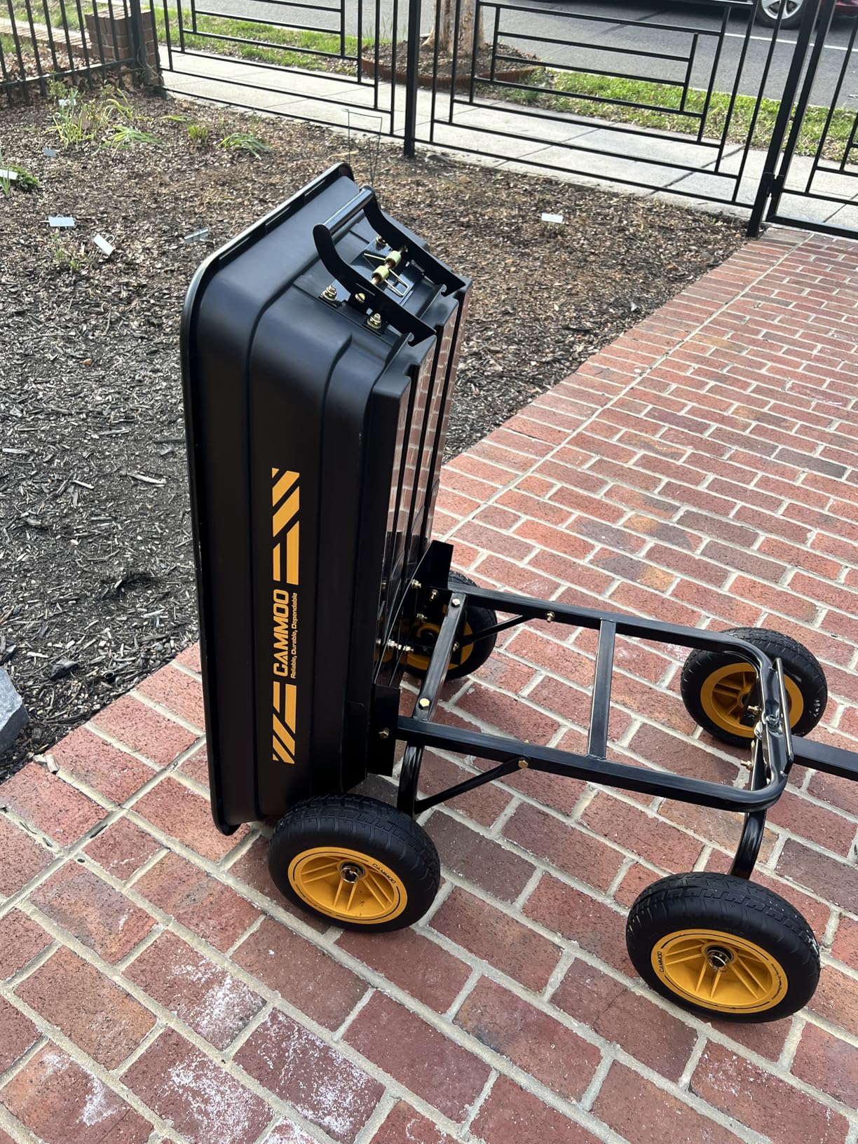 CAMMOO 10-in NO-FLAT TIRES 600lb Heavy-Duty Garden Dump Cart 4 Cu.Ft. Utility Wagon with Quick-Release Dumping & Prime Grade 100% Virgin Polypropylene - Not Recycled Material for Landscaping Gardening customer photo 1