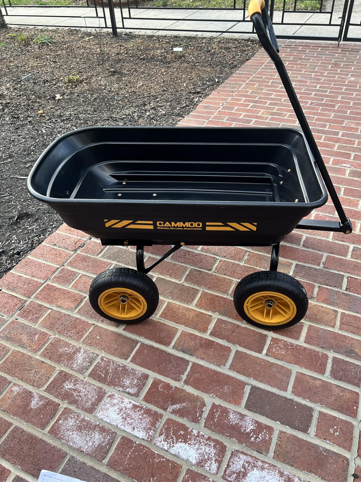 CAMMOO 10-in NO-FLAT TIRES 600lb Heavy-Duty Garden Dump Cart 4 Cu.Ft. Utility Wagon with Quick-Release Dumping & Prime Grade 100% Virgin Polypropylene - Not Recycled Material for Landscaping Gardening customer photo 2