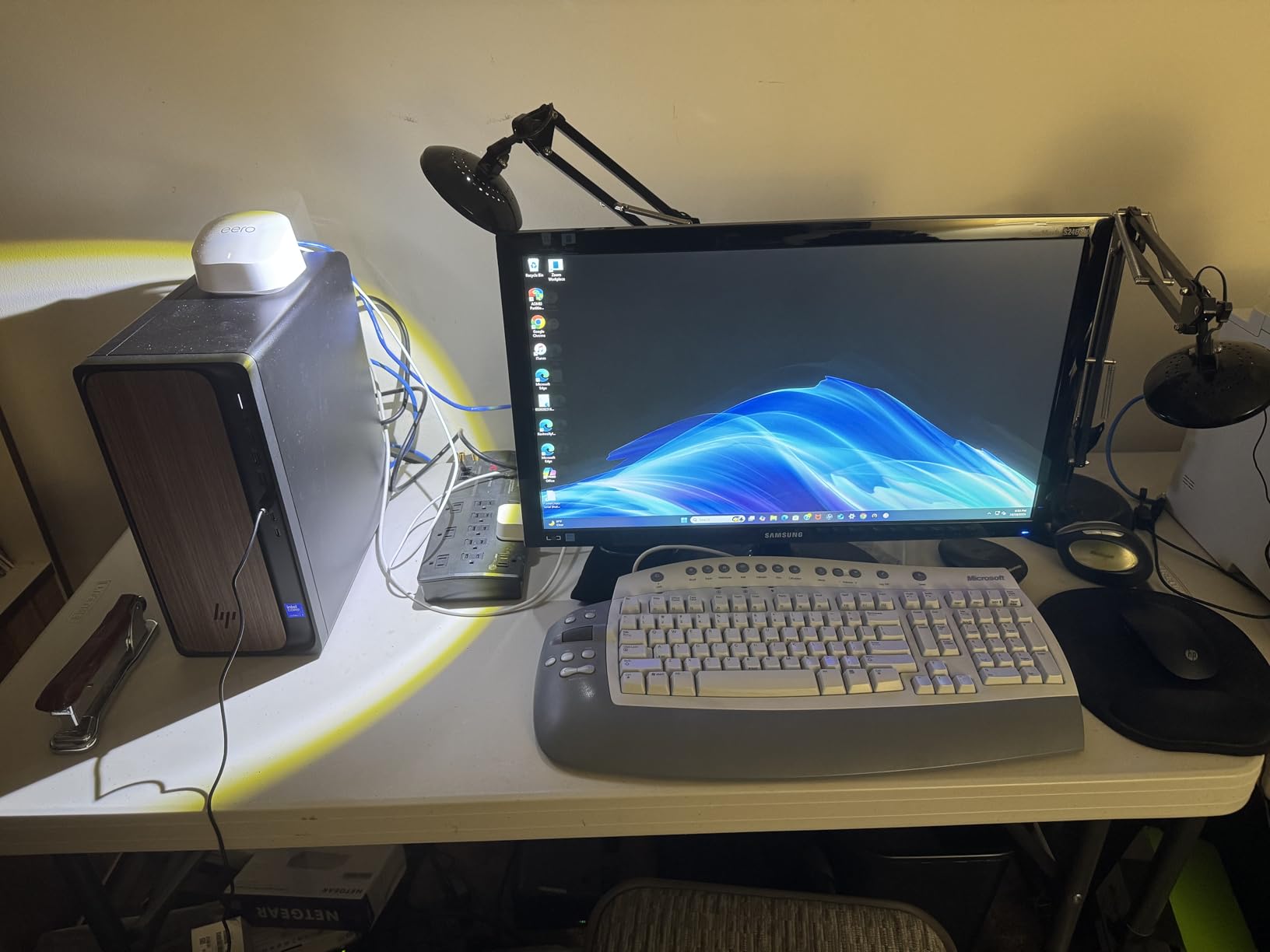 HP OMEN 16L Desktop PC, Intel Core Ultra 7 265F, 32 GB RAM, 1 TB SSD, NVIDIA GeForce RTX 5060, Windows 11 Home, Microsoft Copilot customer photo 1