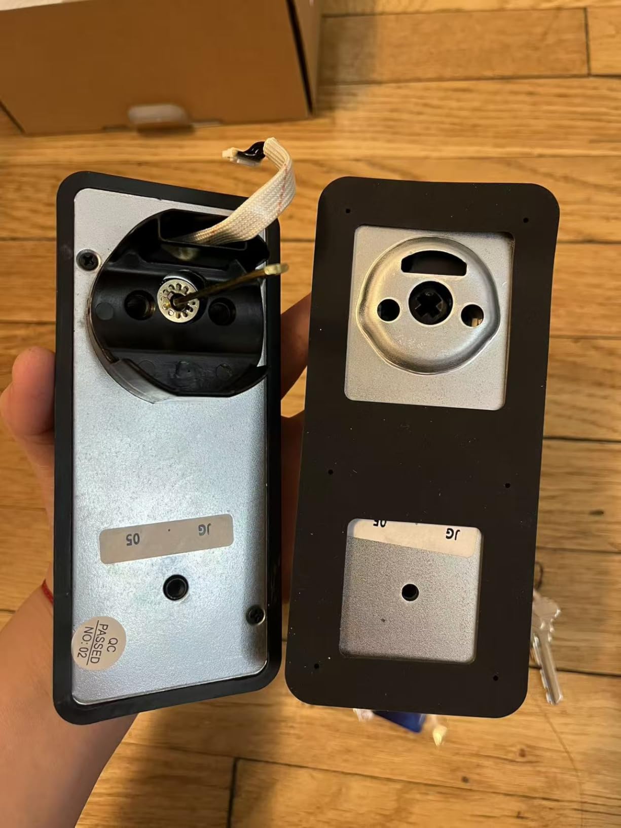 Smart Deadbolt Lock, Fingerprint Keyless Entry Door Lock App Control, Electronic Touchscreen Keypad, Auto Locking, IP54 Weatherproof, Easy Install Digital Deadbolt for Front Door customer photo 1
