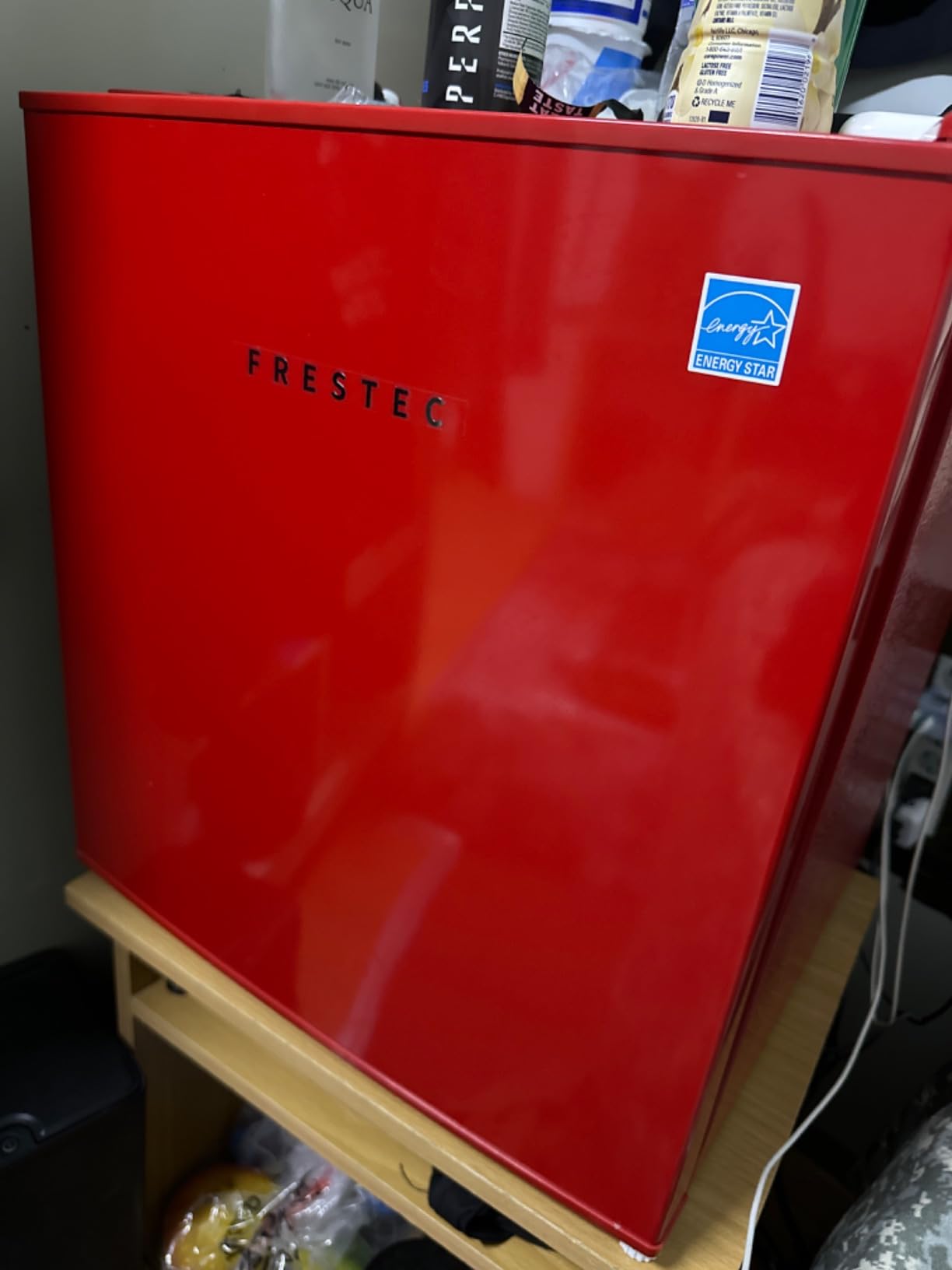 Frestec 1.7 Cu.Ft Mini Fridge with Freezer, Mini Fridge for Bedroom, Small Refrigerator, Dorm Refrigerators with Freezer, Compact Refrigerator for Office, Apartment, Dorm, Bedroom (Black) customer photo 2