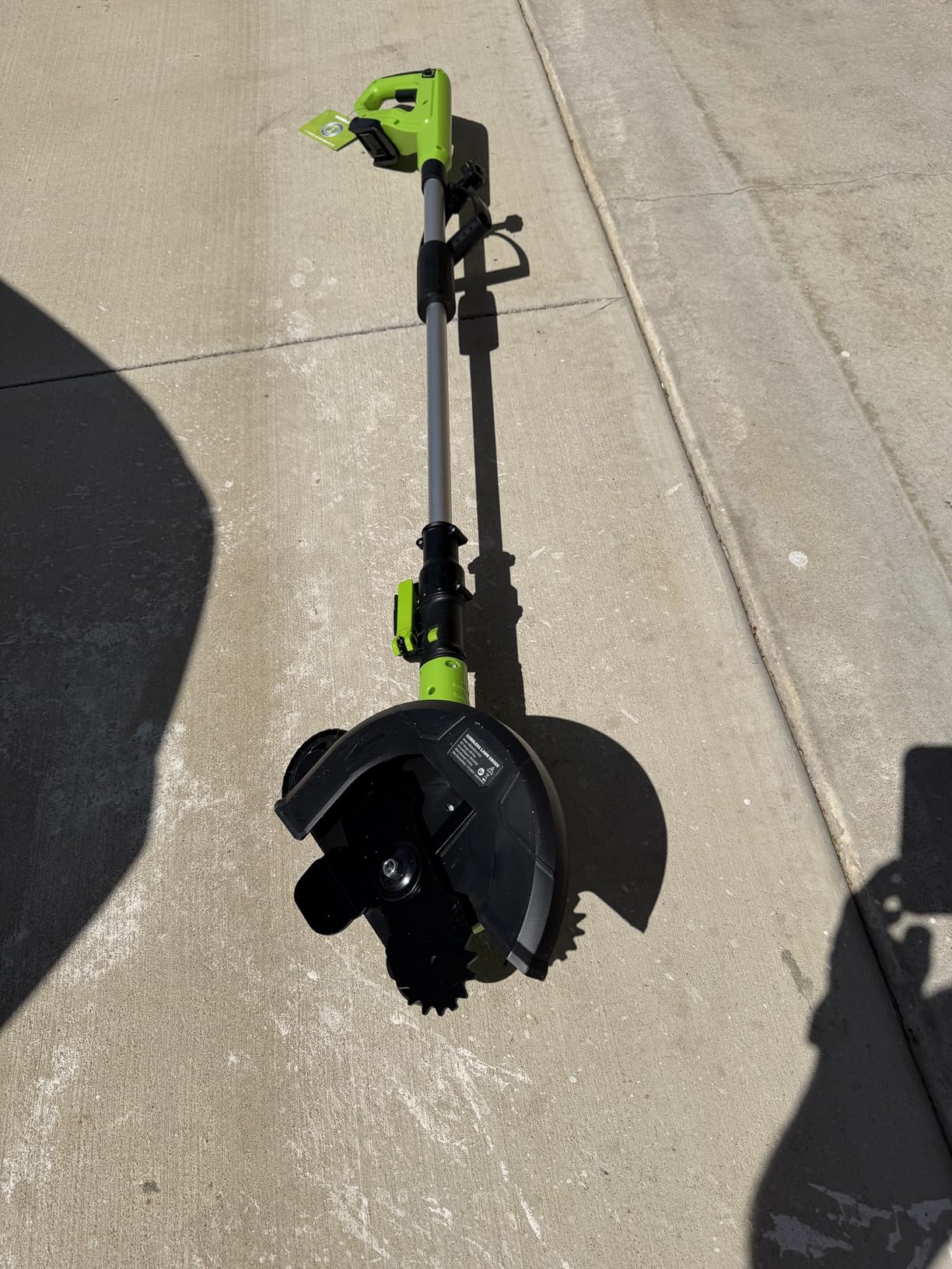 Cordless Lawn Edger, 20V Battery Powered Edger for Lawns with 9-Inch Blade & Dual Wheels, 3500RPM Electric Lawn Edger with 3 Depth Settings, 2 x 2.0Ah Batteries & Charger for Driveway, Sidewalk customer photo 1