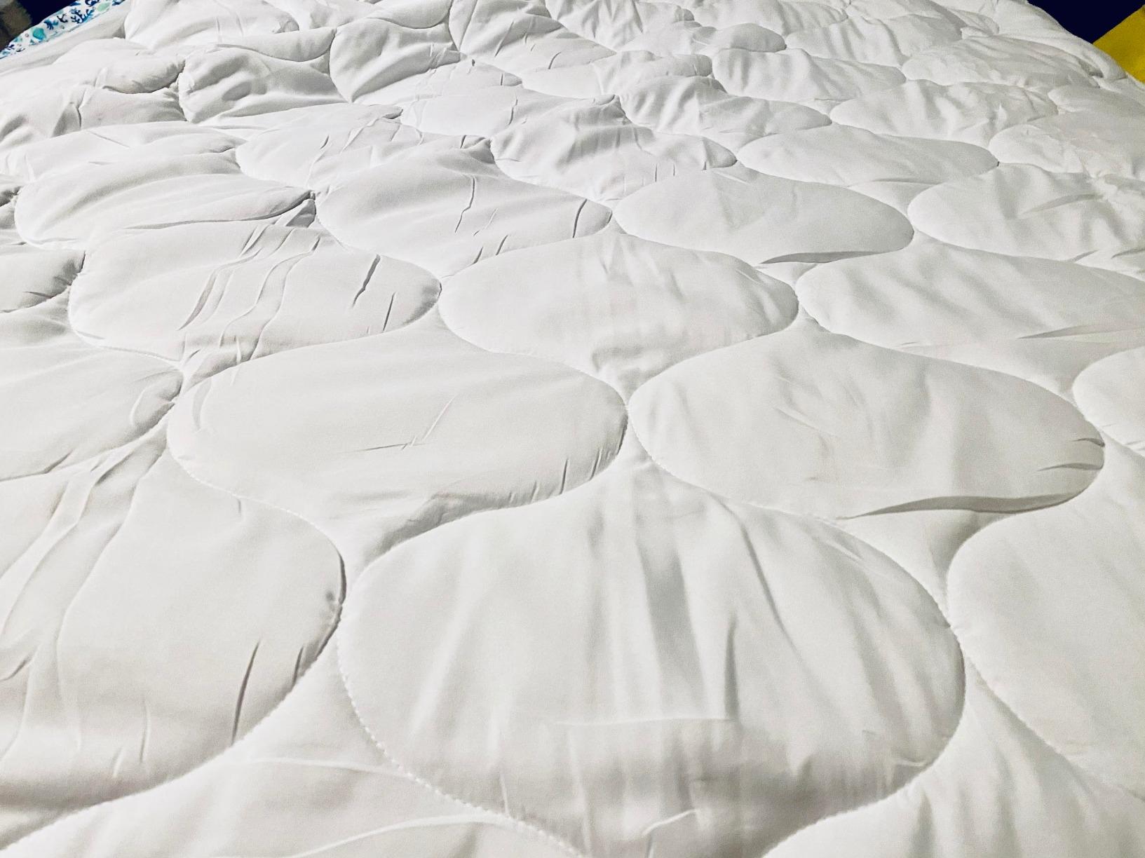 Decroom 3 Inch Memory Foam Mattress Topper Queen for Back Pain Relief, Filled with Breathable Memory Foam Pillow Topper Soft Fluffy Supportive Bed Mattress Pad, 80x60x3 in customer photo 1