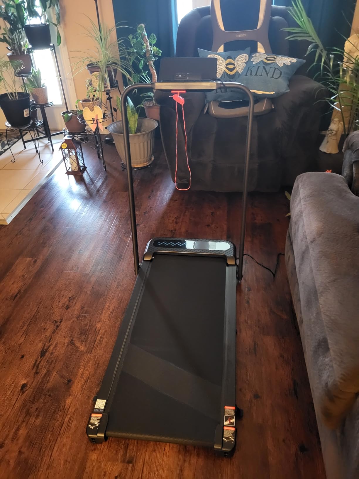 WELLFIT Folding Treadmill with Incline,320+ lbs Capacity Portable Treadmills with Handlebar, Under Desk Treadmill for Home Office,Low Noise Walking Pad with Smart Voice Control for Jogging Running customer photo 1