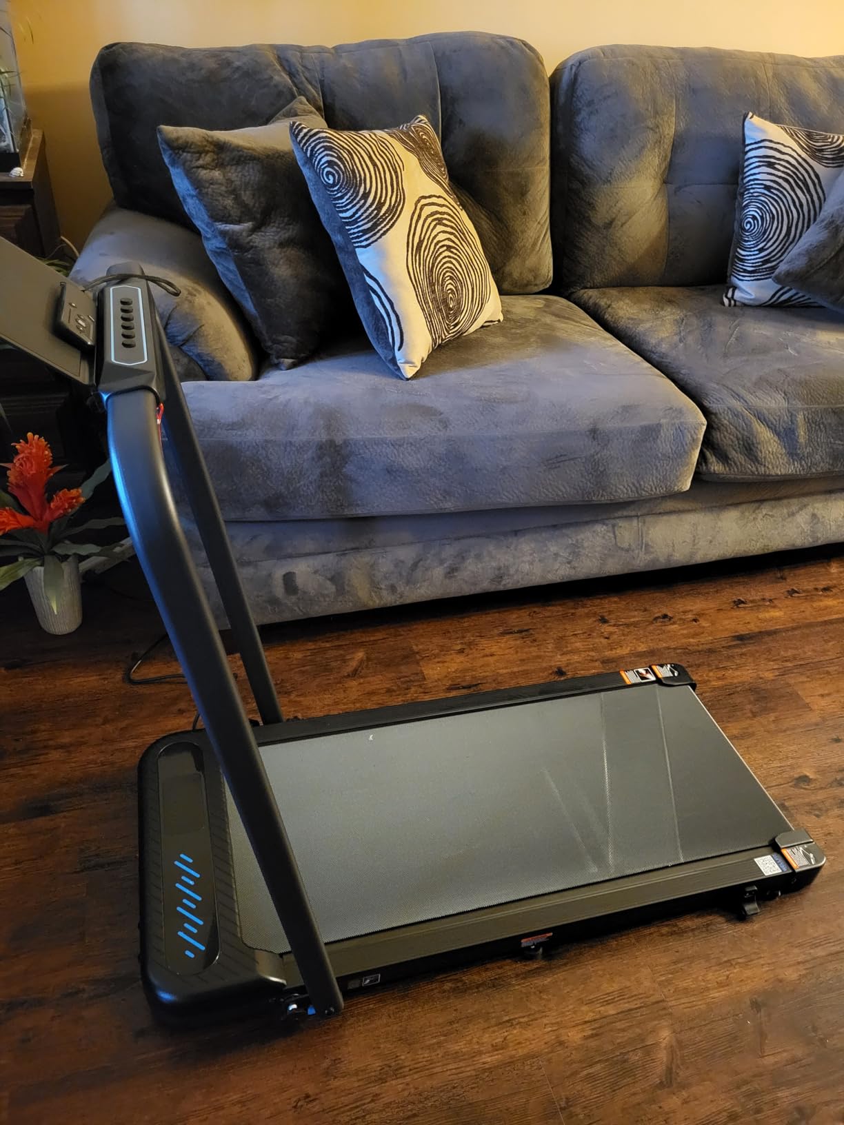 WELLFIT Folding Treadmill with Incline,320+ lbs Capacity Portable Treadmills with Handlebar, Under Desk Treadmill for Home Office,Low Noise Walking Pad with Smart Voice Control for Jogging Running customer photo 2