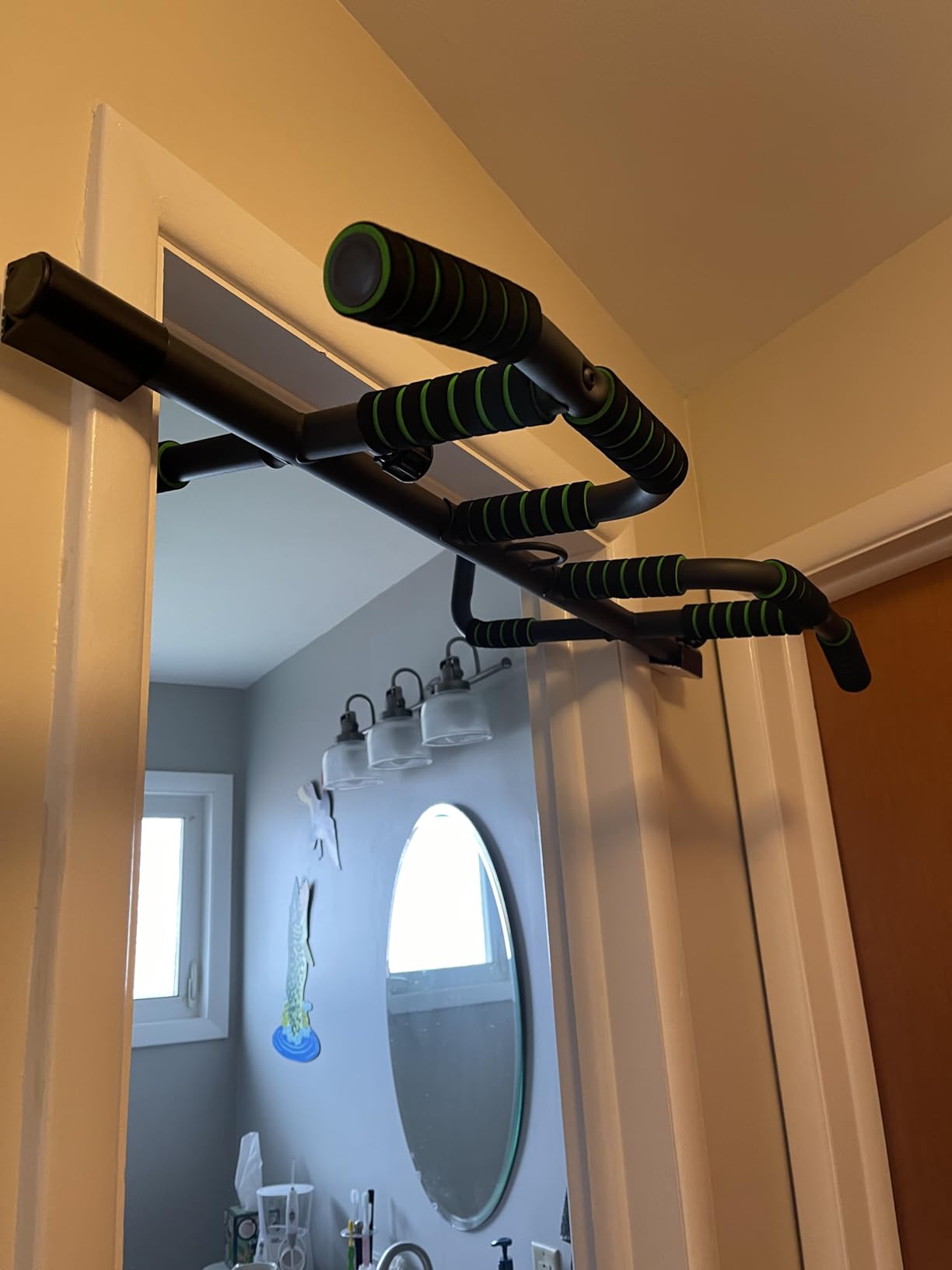 VBSD Upgrade Pull Up Bar for Doorway with Ergonomic Grip, Upto 440 Lbs Capacity No Screws Pullup Bar for Home Gym Indoor Exercise Strength Training, Authorized Under US Patent customer photo 2