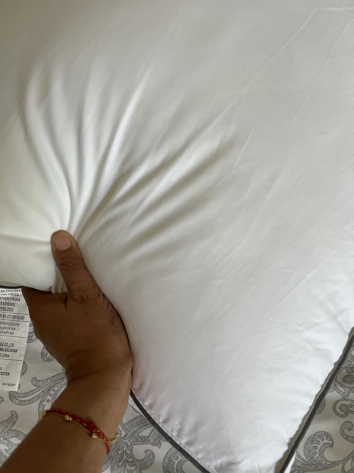 Goose Down Pillows for Neck Pain - Perfect Balance of Softness and Support, Relief for Side and Back Sleepers, Hotel Down Pillows Queen/Standard Size Set of 2 customer photo 1