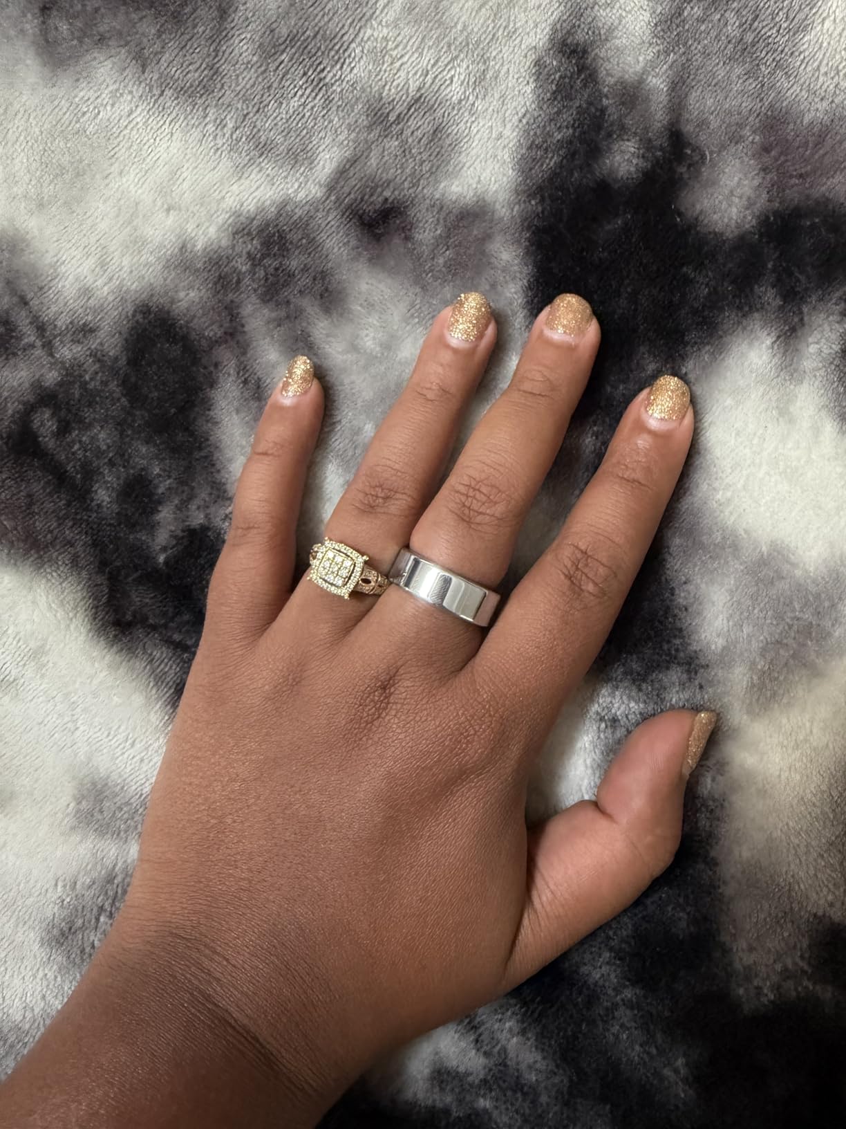 Smart Ring Health Tracker, Sleep/Exercise Monitoring, iOS/Android Compatible, IP68 Water Resistance, No Subscription Required, 5-Day Battery Life, Suitable for Both Women and Men (Silver, 9) customer photo 1